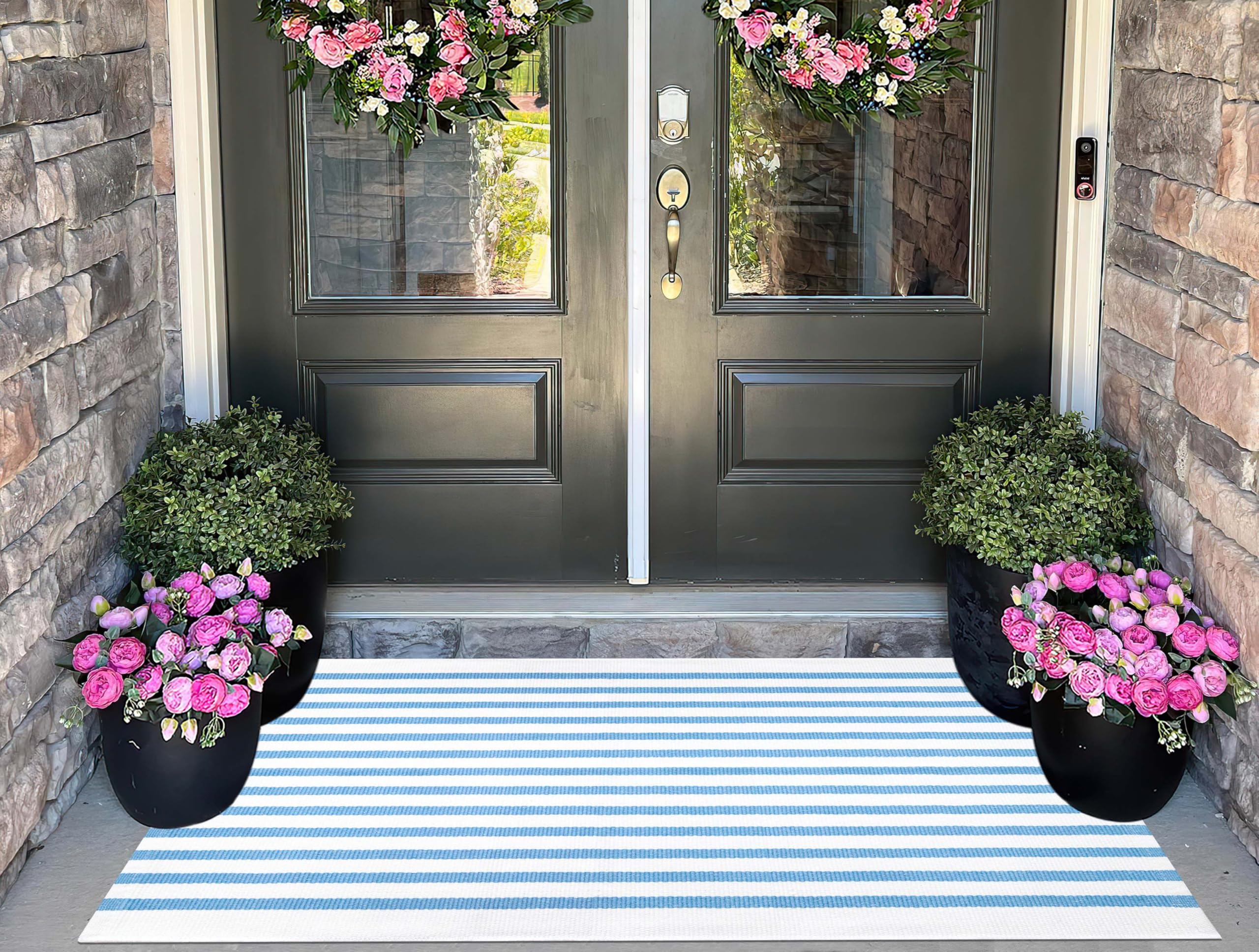 Alfombra de Exterior a Rayas Blancas y Azul Claro de 60 x 130 cm, Lavable a