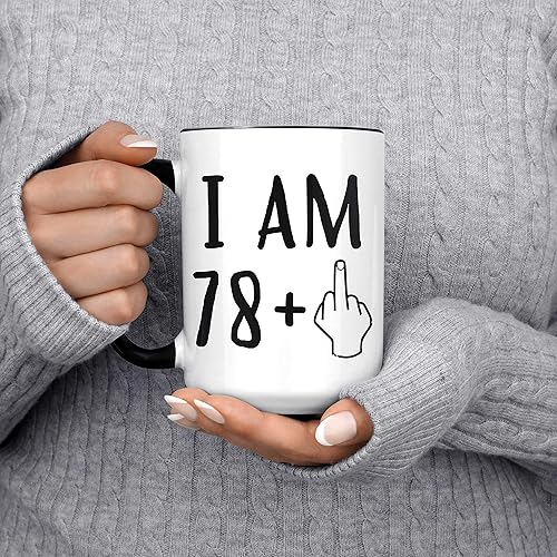 Miniatura 9 de I Am 78 Plus 1 divertido regalo de cumpleaños 79 para mujeres y hombres que cumplen 79 años de edad, taza de café, idea de fiesta de broma como una