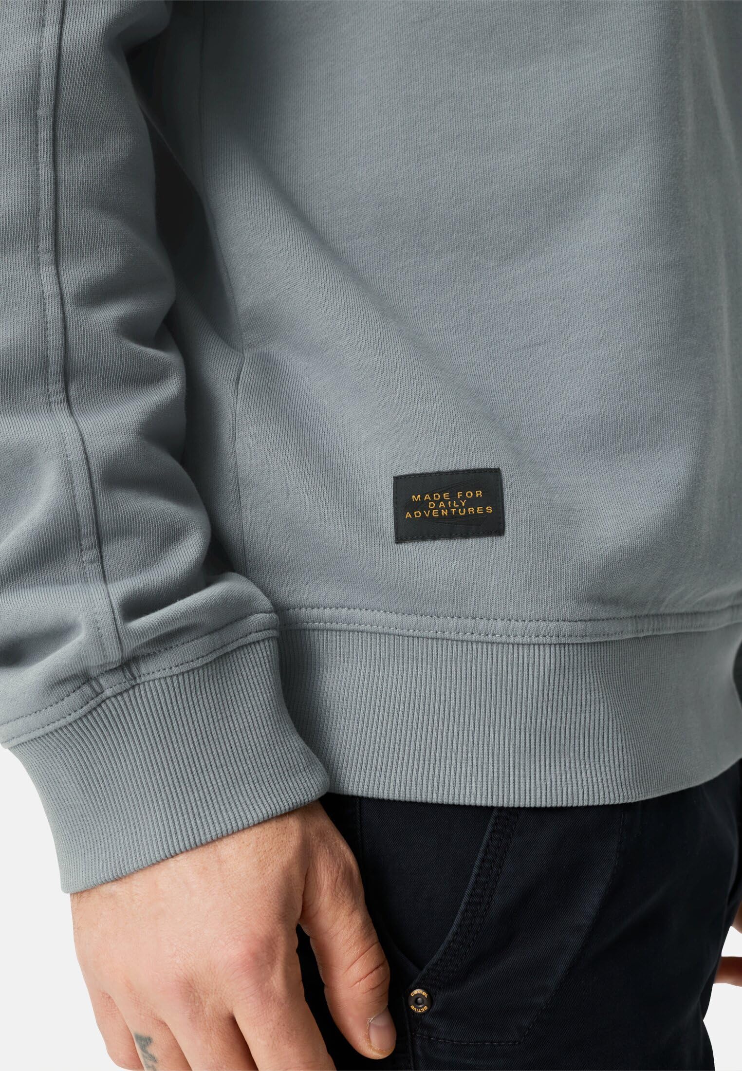 camel active Herren Sweatshirt mit Details | Gemütliches Sweatshirt mit Rundhalsausschnitt aus reiner Baumwolle für Freizeit und Alltag