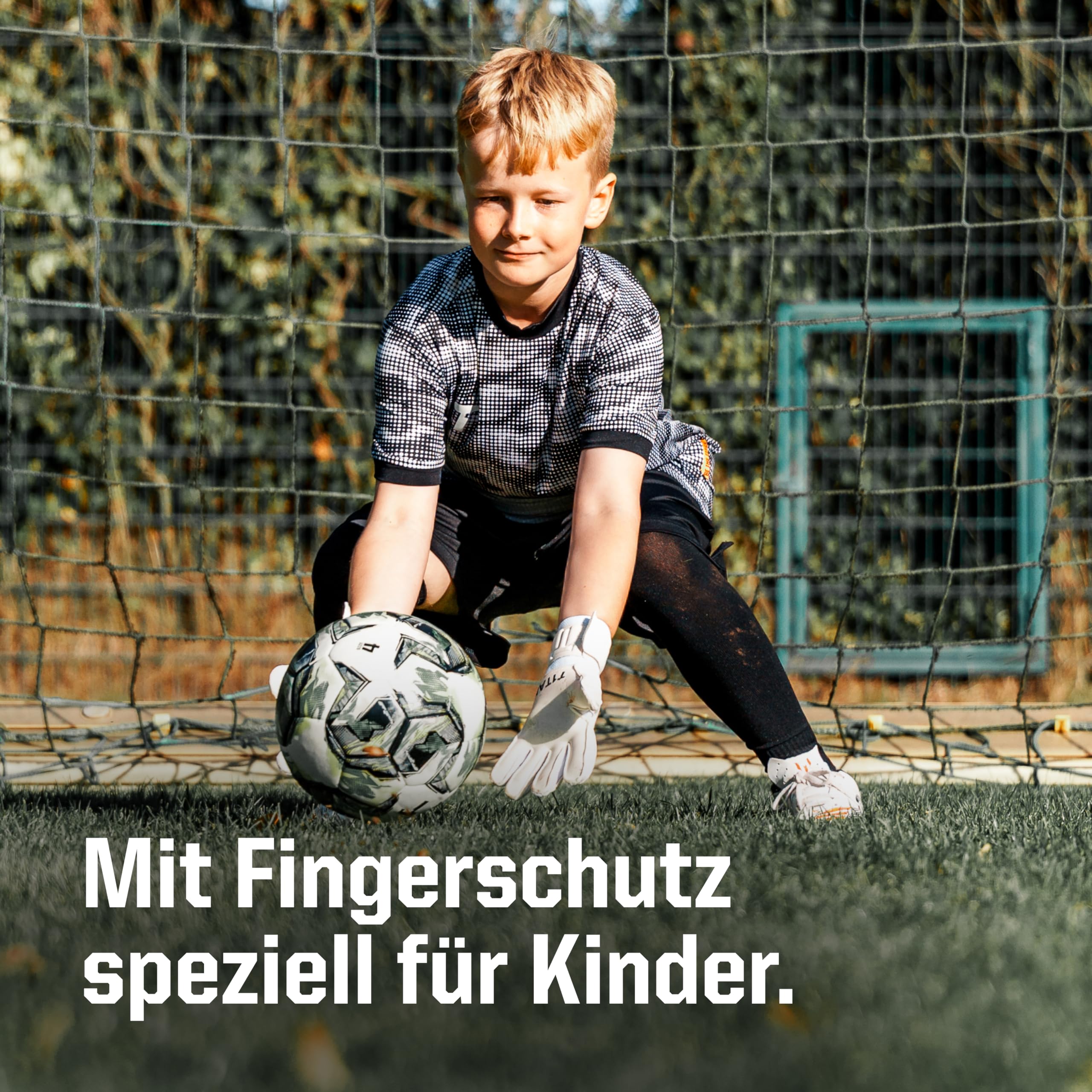 T1TAN Torwarthandschuhe Kinder CLASSIC Junior, Fingerschutz, Größe 4-6, Tormannhandschuhe Jungen, Torhüterhandschuhe Mädchen, Torwart Handschuhe Jugendlicher, Fußball Torwart 5-11+ Jahre, Atmungsaktiv