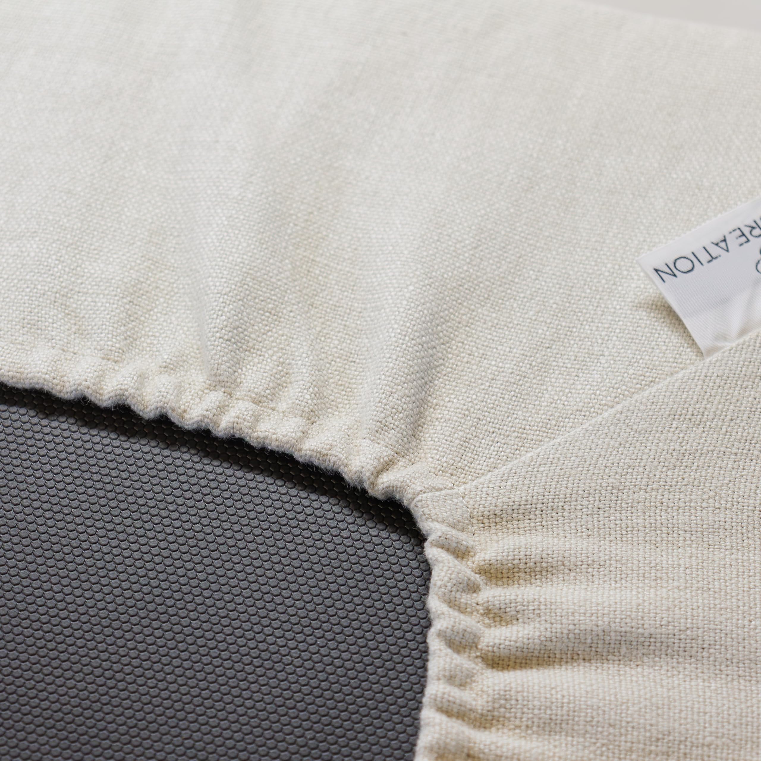 Cuccia per Cani in Memory Foam con Rivestimento in Lino e Fodera Silver Coolmax® – Comfort, Igiene e Stabilità Cuscino Ortopedico per Cani Antibatterica e Fondo Antiscivolo (Avorio, L 90x63 cm)