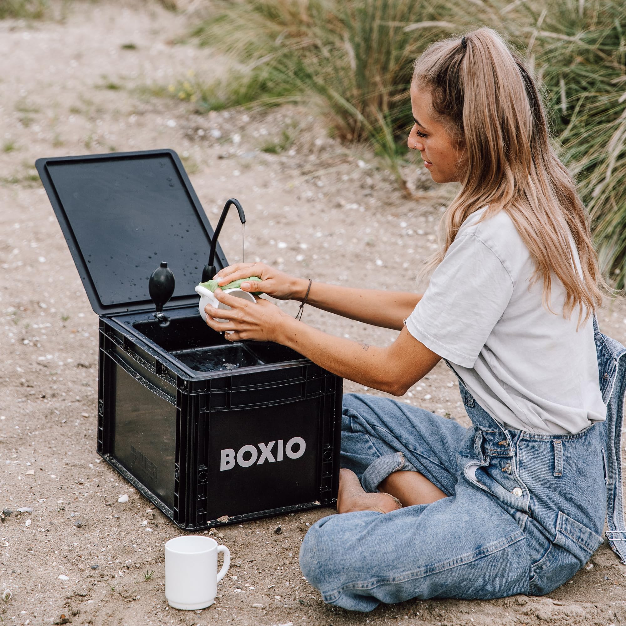 BOXIO - Edición Sanitaria: solución Todo en uno para el baño de Camping móvil, Lavabo de Camping, Ducha de Ducha, Tienda de Ducha y Accesorios de Acampada
