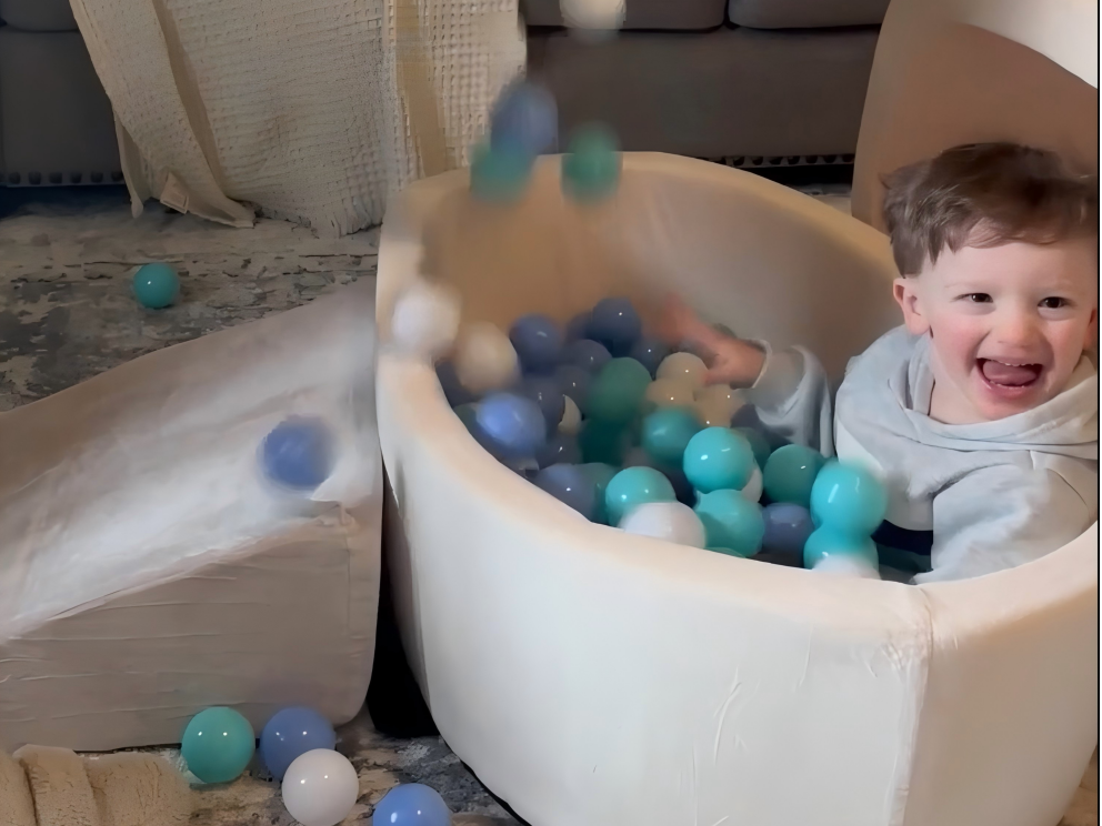 BanaSuper – 6 Blocs De Mousse Modulables Avec Piscine à Balles – Escalade Intérieure – Certifié EN71 – Bleu/rose