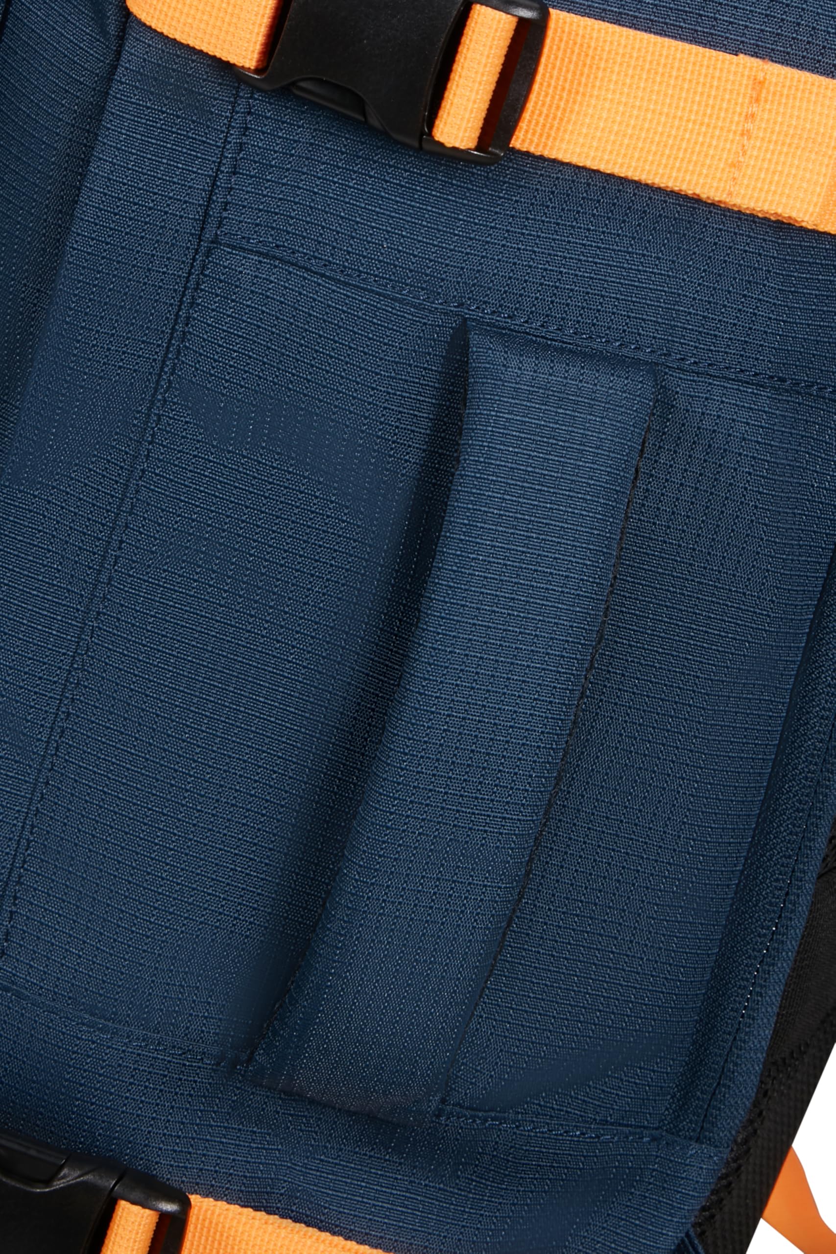 American Tourister Take2Cabin - EasyJet Bolsa de Cabina 36 x 20 x 45 cm, 38 l, 0,70 kg, Equipaje de Mano, Mochila de Avión M Bajo Asiento, Blau/Orange (Dark Navy/Radiant Orange)