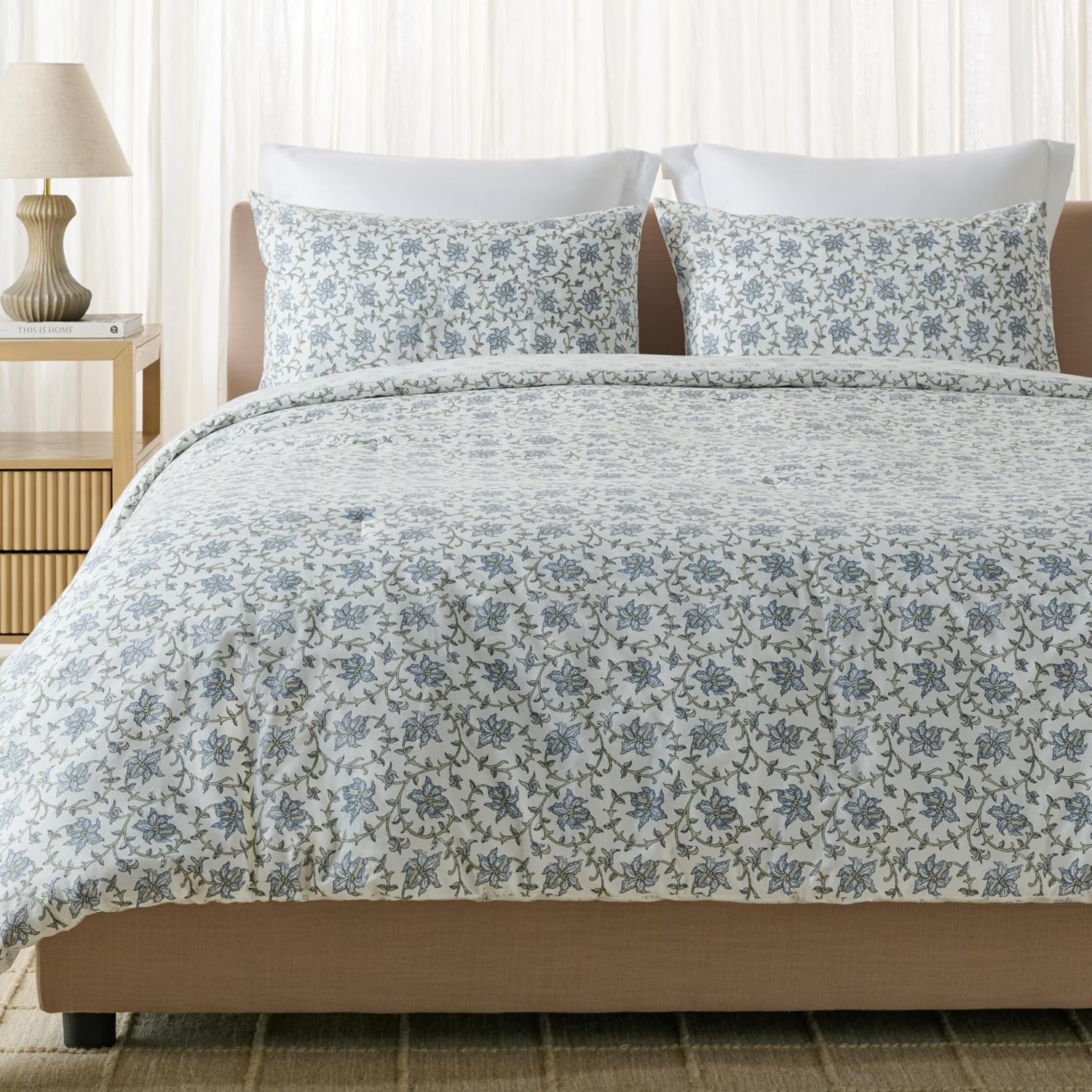 SAFAVIEH Home Floral Reversible Comforter Set – 3 Piece, Queen/Full, 100% Cotton, 144TC, Blue Mist & Sage Green – Includes 1 Duvet Cover & 2 Shams (CMT2000A-Q)