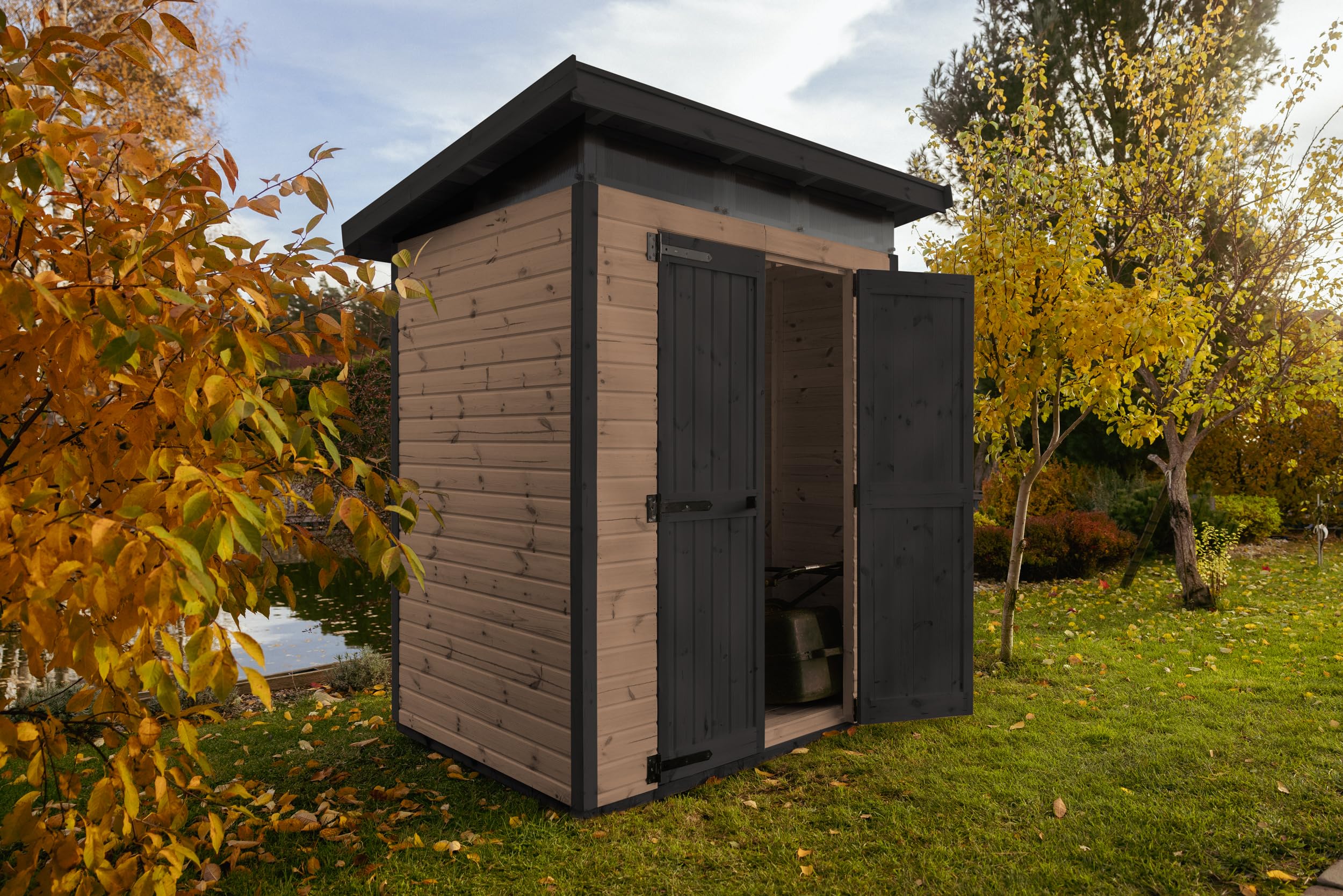 Upyard Domek ogrodowy Strongbox M – wytrzymały drewniany domek na narzędzia z impregnowanym fundamentem i bardzo wytrzymałym dachem z tworzywa sztucznego, 163 x 127 cm, brązowy