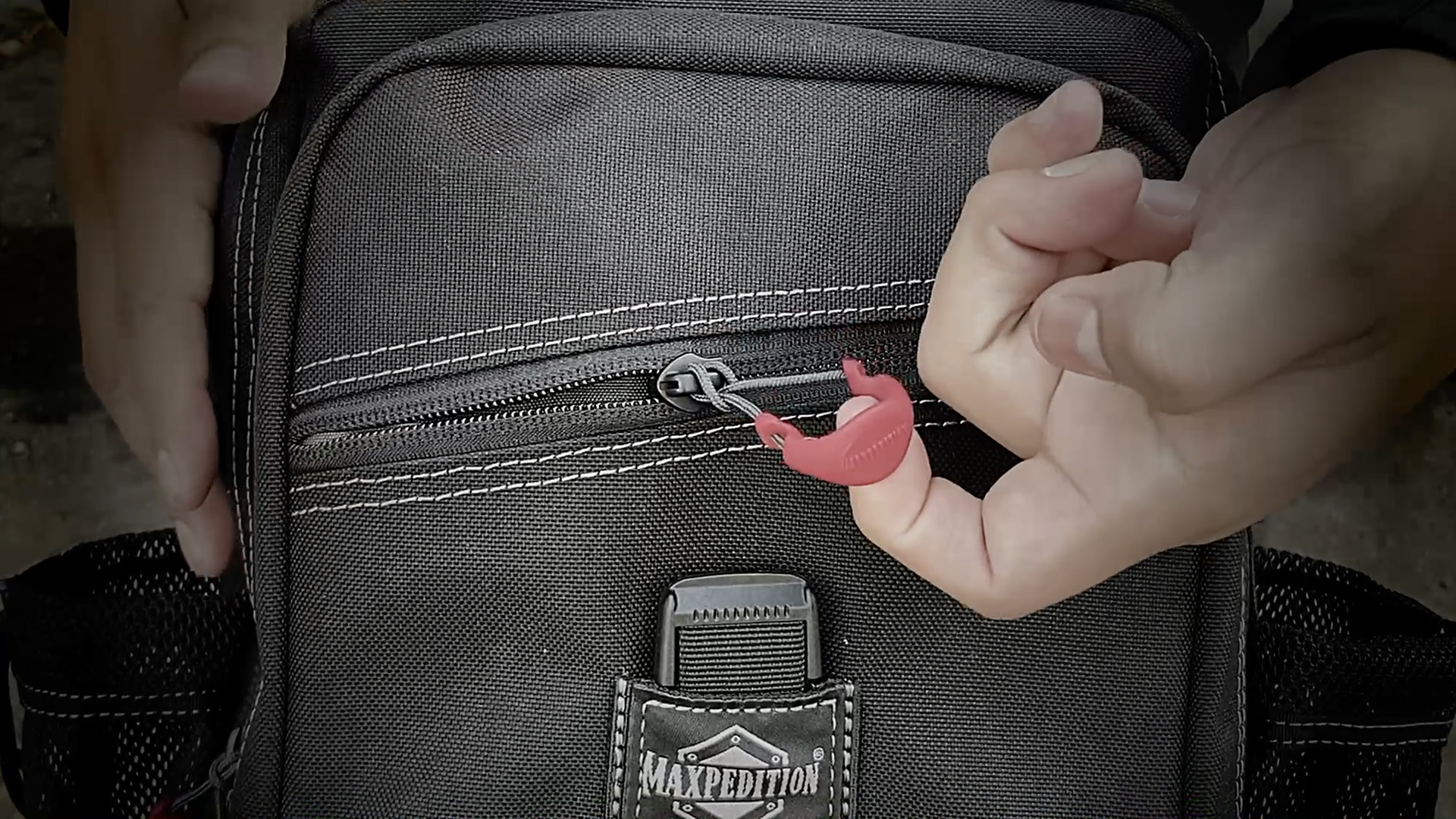 Amazon.com : MAXPEDITION Positive Grip Zipper Pulls (Small, EMS