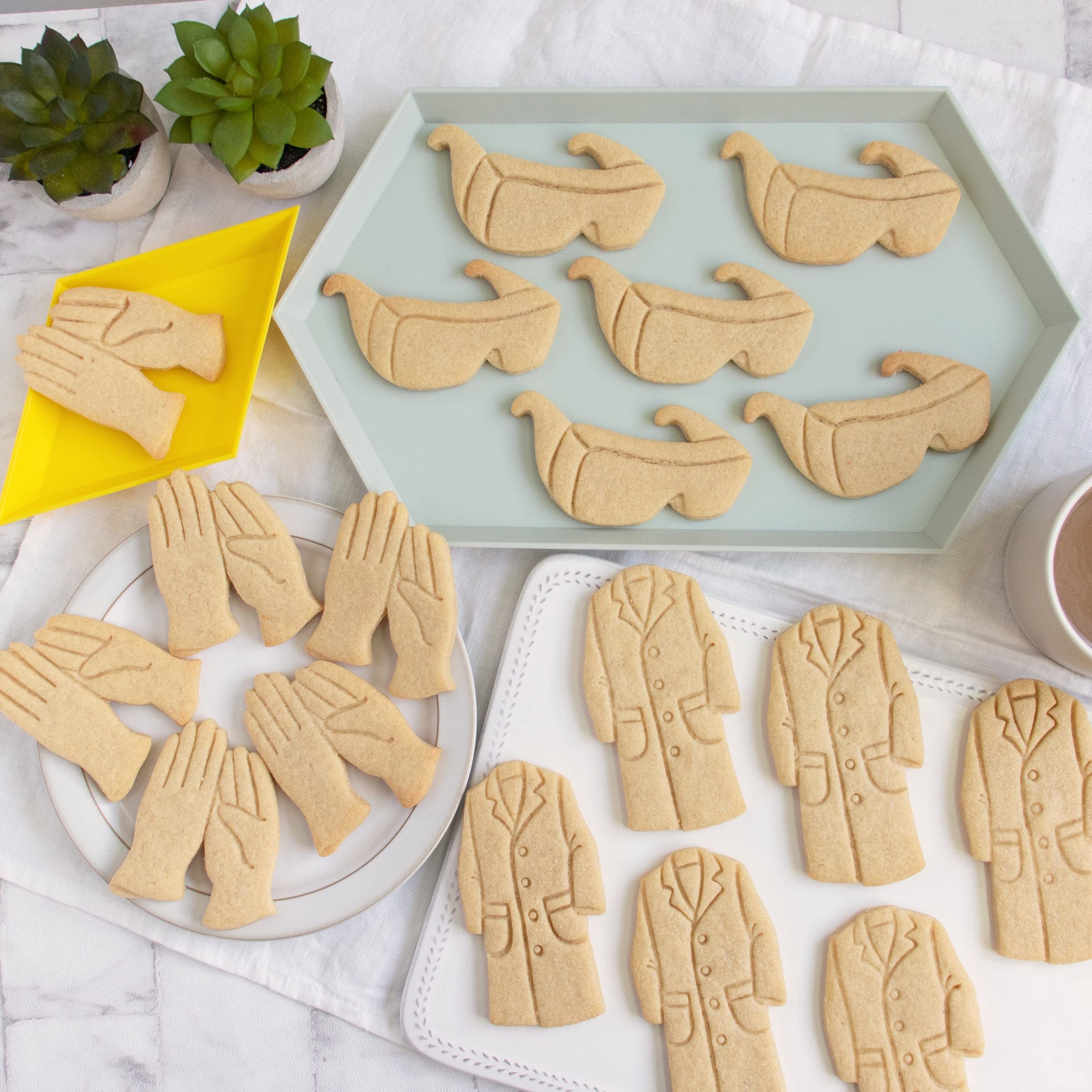 3er Set Laborschutzausrüstung Ausstechformen (Formen: Laborkittel, Laborhandschuhe und Laborschutzbrille), 3 Teile, Bakerlogy