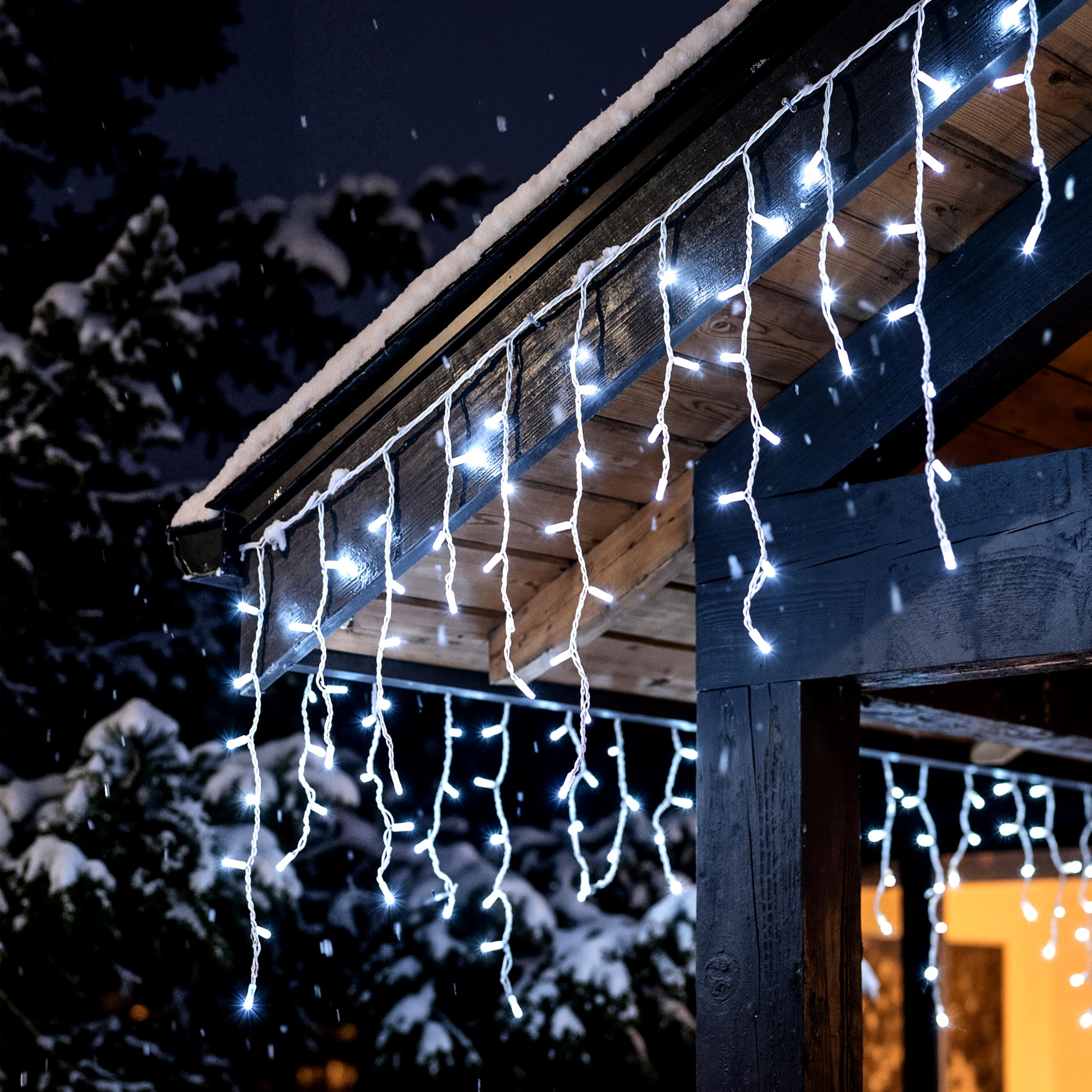 The Magic Toy Shop 200 LED Icicle Christmas Lights, Outdoor/Indoor - White | 8 illumination settings with energy saving timer. Battery operated weatherproof design spans 4.4m across windows or eaves.