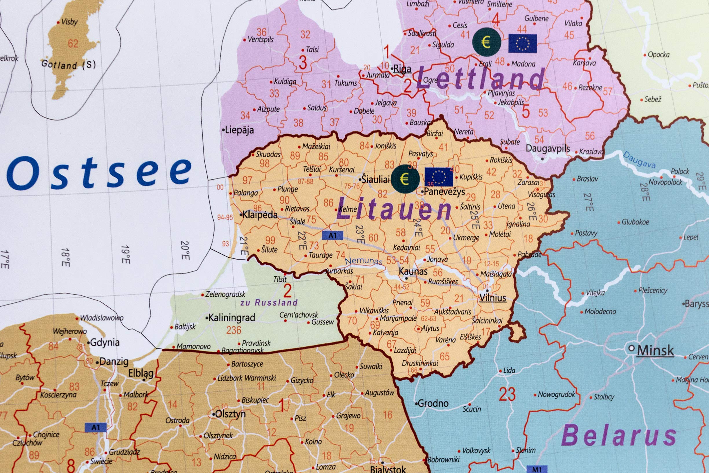 Postleitzahlenkarte Europa, Wandkarte mit Laminierung (beschreib- und abwischbar), 89,5 cm X 122,5 cm Auflage 2020 Brexit