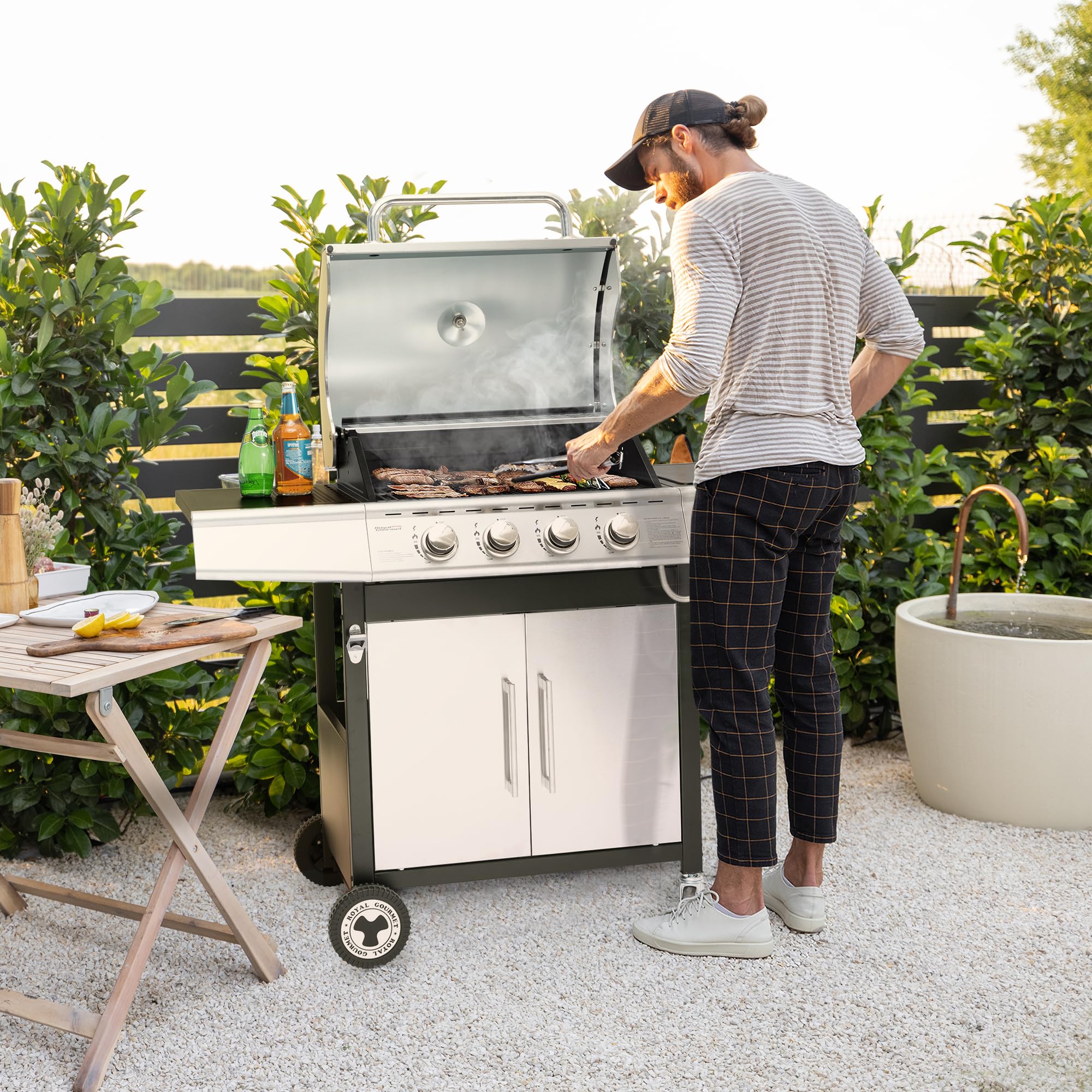Royal Gourmet Barbecue Gaz 4+1 Brûleurs Acier Inoxydable 14,5kW Gril avec Tablettes Thermomètre 2 Roues Directionnelles 2 Portes
