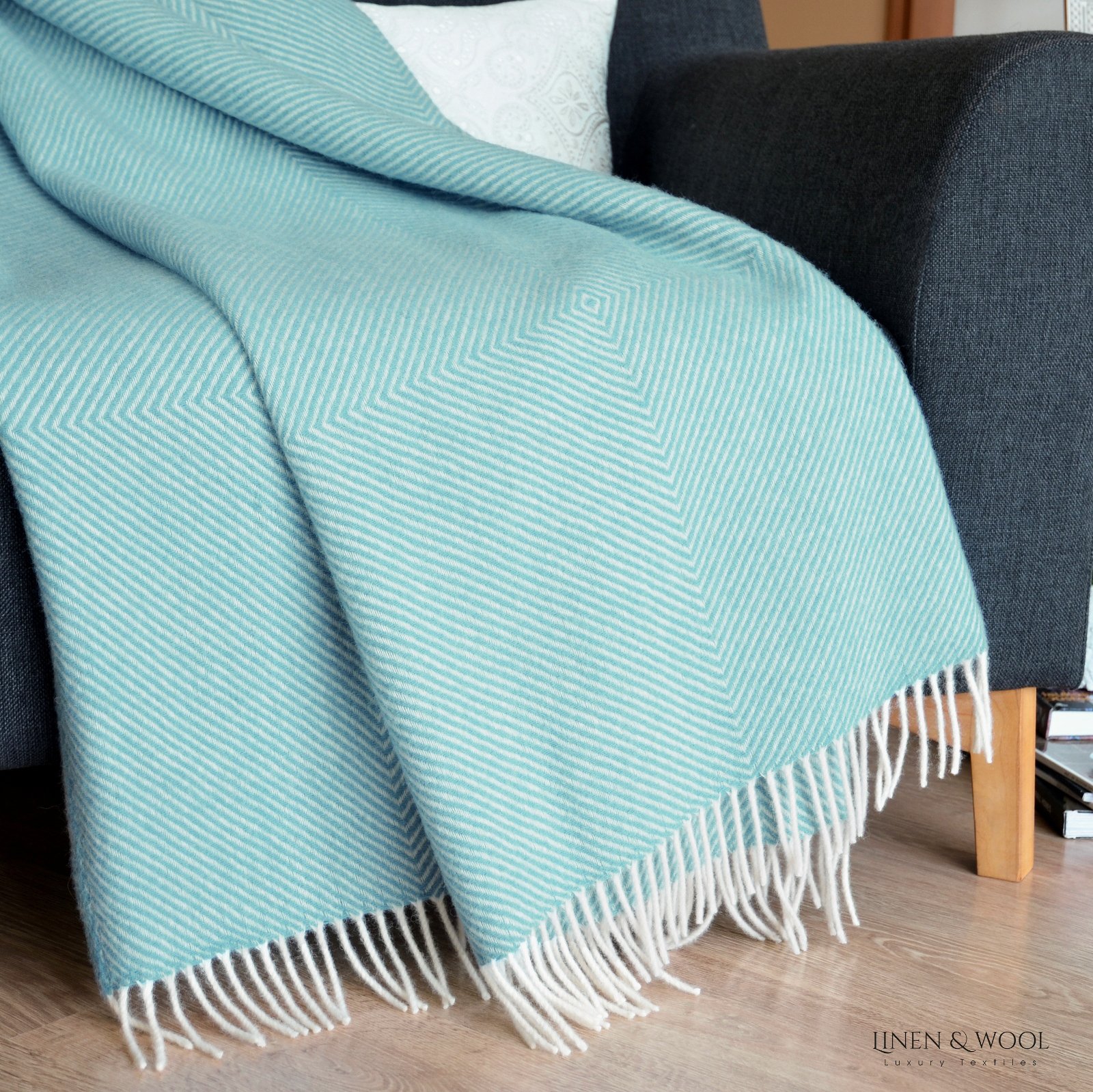 Linen & Cotton Decke Wolldecke Alaska mit Rautenmuster - 100% Reine Neuseeland Wolle (140 x 220cm), Türkis Blau - Sofadecke/Bettüberwurf/Kuscheldecke/Überwurf Couch Sofa Bett
