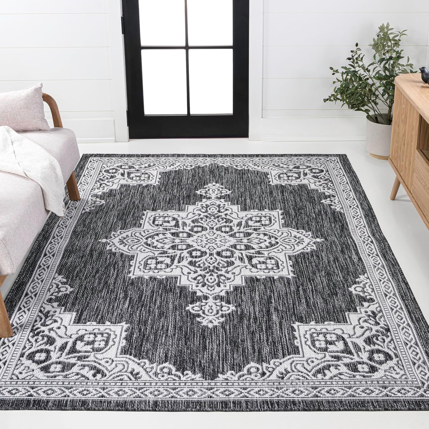 JONATHAN Y Vintage Medallion Indoor Outdoor Area Rug 4X6 Dark Gray/Cream, Arden Casual for Backyard, Patio, Porch, Easy-Cleaning, High Traffic, Pet-Friendly, Non-Shedding (SMB300A-4)