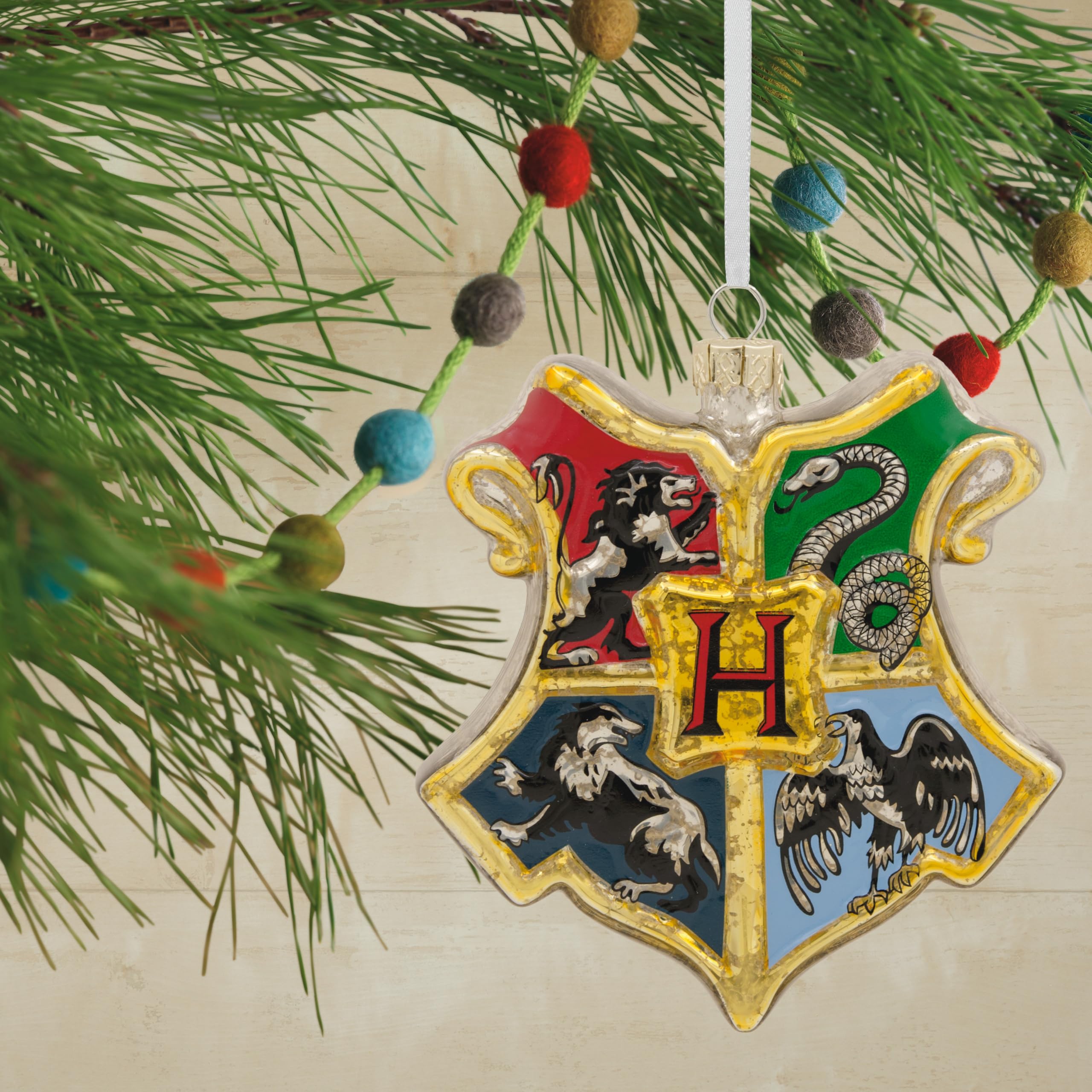 Hallmark Ozdoba ze szkła Hogwartu z herbem Harry'ego Pottera, szklana ozdoba wisząca, prezenty na Boże Narodzenie, Gryffindor, Slytherin, Ravenclaw, Hufflepuff
