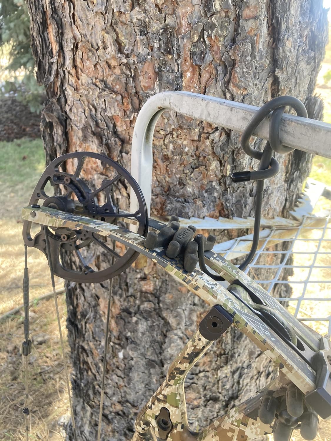 Tree Stand Quick-Wrap Gear, Bow, Rifle, Crossbow Hook 4 pack