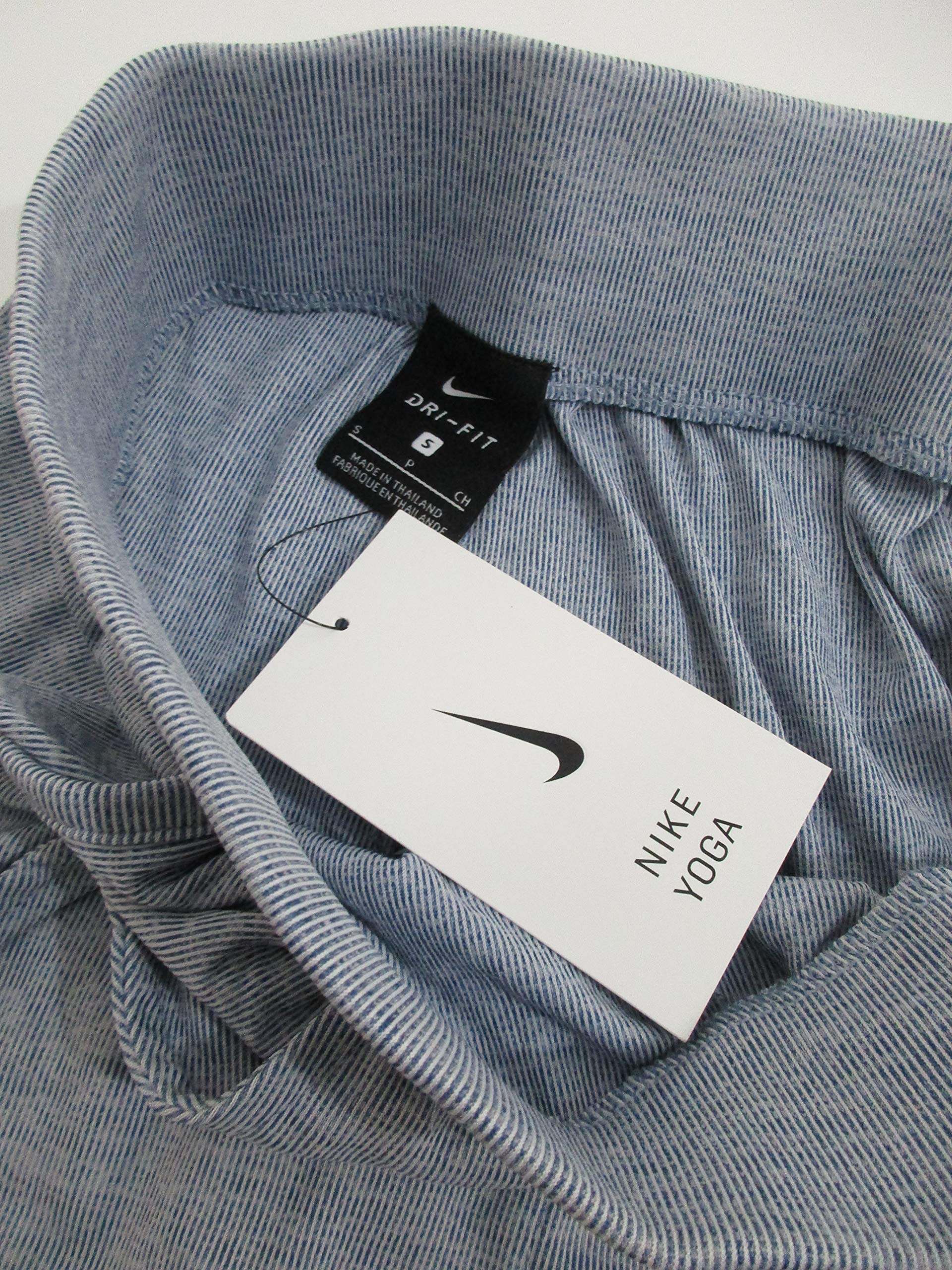 nike yoga women's ribbed shorts