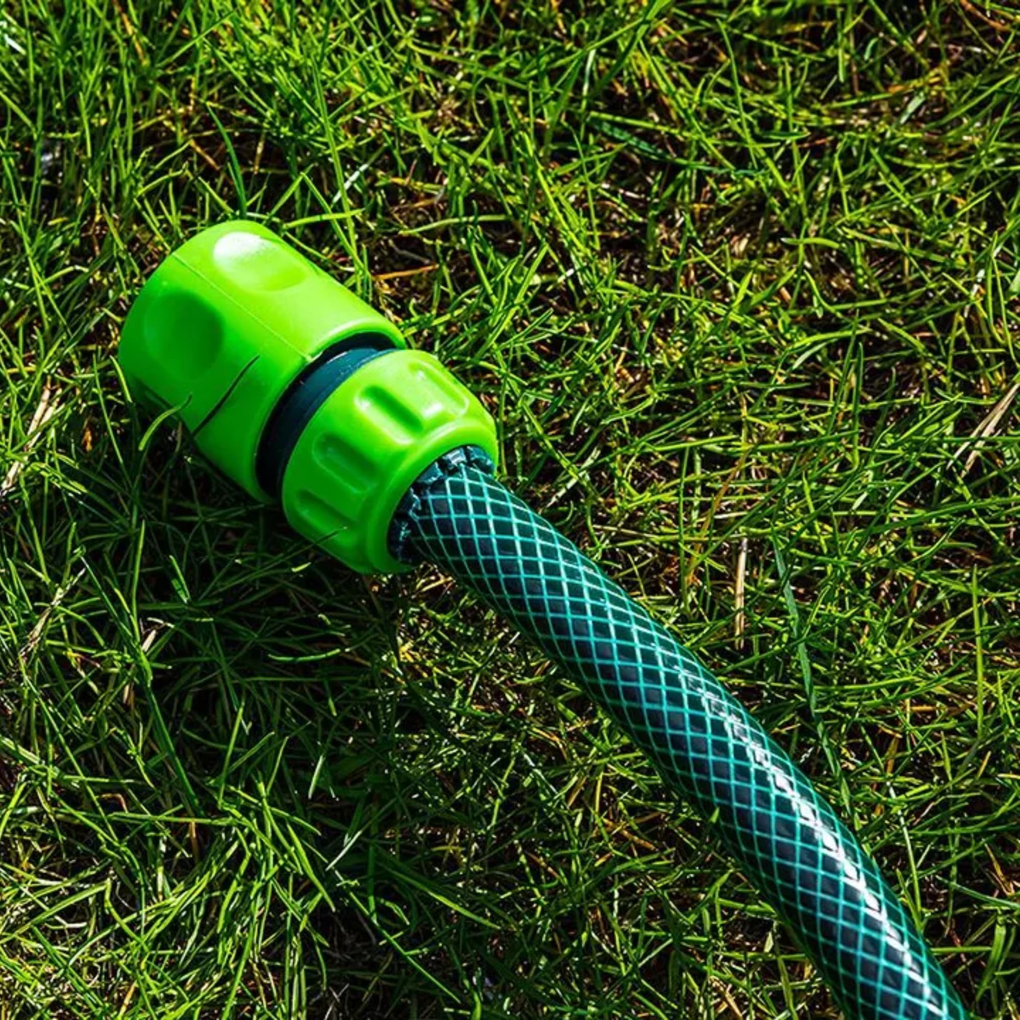 VERTO Gartenschlauch 1/2 Zoll, 50 m Länge, 4-lagiger, UV-beständig | Flexibel Schlauch, Wasserschlauch mit Anti-Algen-Innenausstattung, 24 bar Berstdruck, Grün