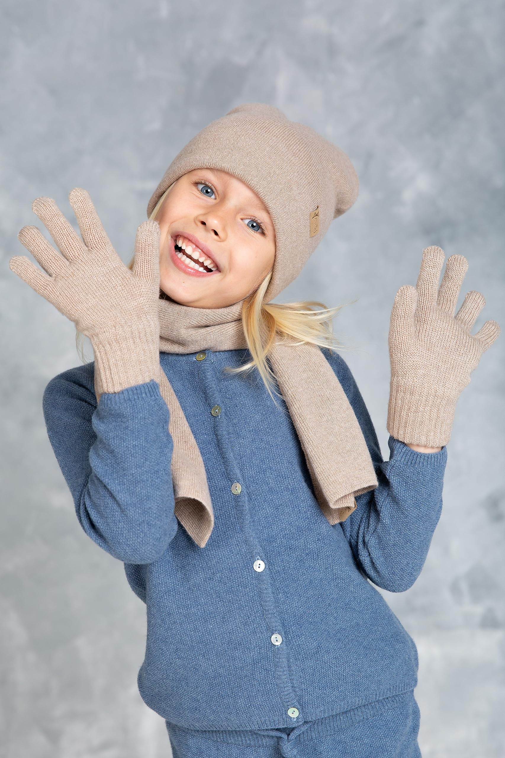 Einlagige Strickmütze aus Wolle für Kinder I Warme Gestrickte Wintermütze für Jungen und Mädchen I Beanie Mütze in der Farbe Beige - Größe 50-54cm
