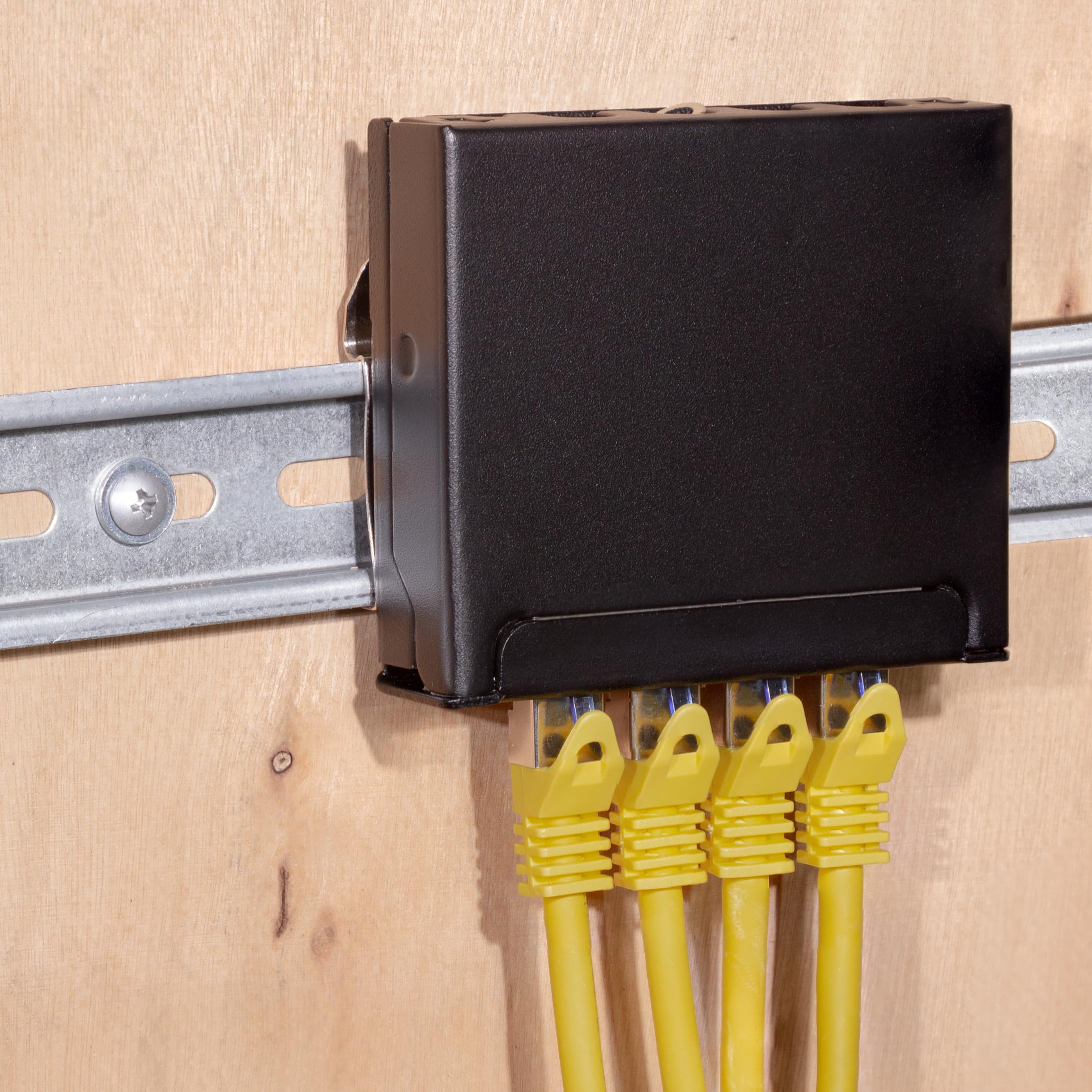 BIGtec - Panel de conexiones (cat. 6a, 4 puertos, mini, LSA, distribuidor, RJ45, cable de par trenzado, cable de red, cable de instalación, panel, carcasa de metal, montaje en pared, montaje sobre