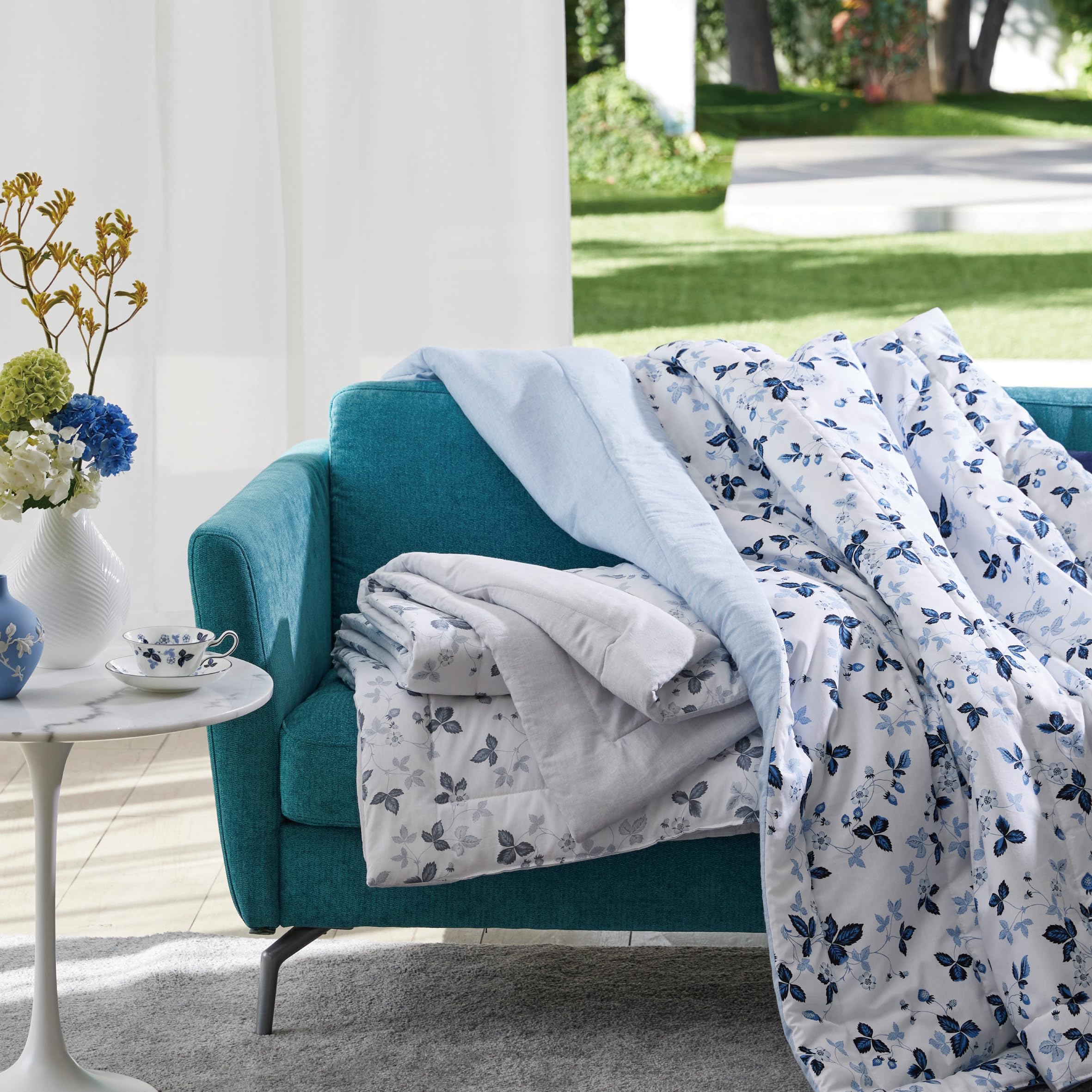 【激レア/実質新品】 ダブル毛布 ワイルドストロベリー　ブルー 激レア/実質新品】WEDGWOOD ダブル毛布 ワイルドストロベリー ブルー