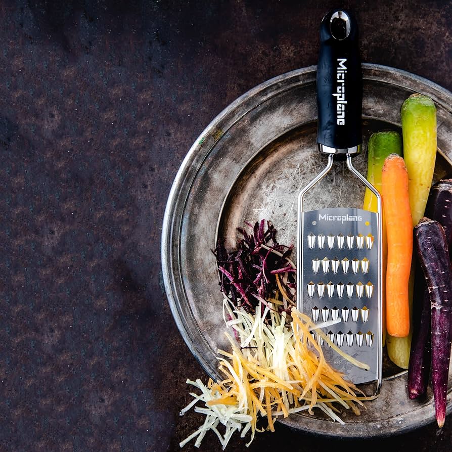 Amazon.com: Microplane Gourmet Series Julienne Vegetable Grater, Handheld Carrot Shredder (Black): Home & Kitchen