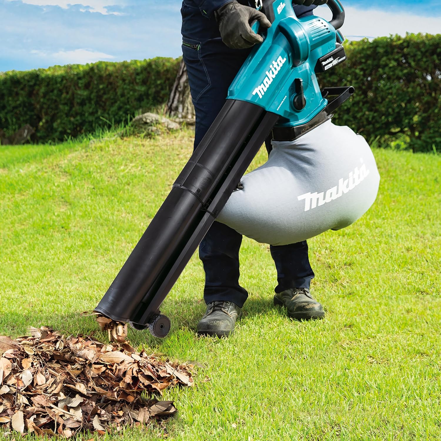 Makita 18 Volt LXT Leaf Blower and Mulcher