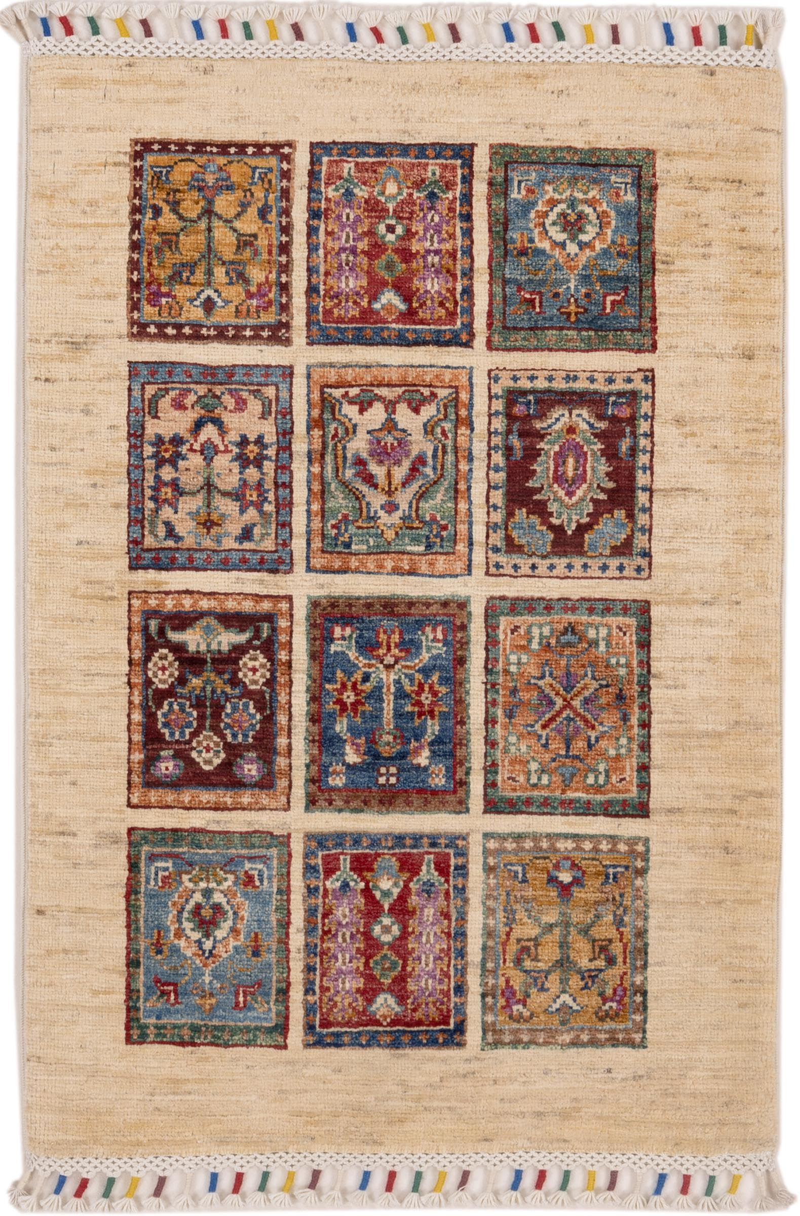 Tapis Pakistan Arijana Bakhtiari en laine pour sublimer une entrée ou un bureau chic