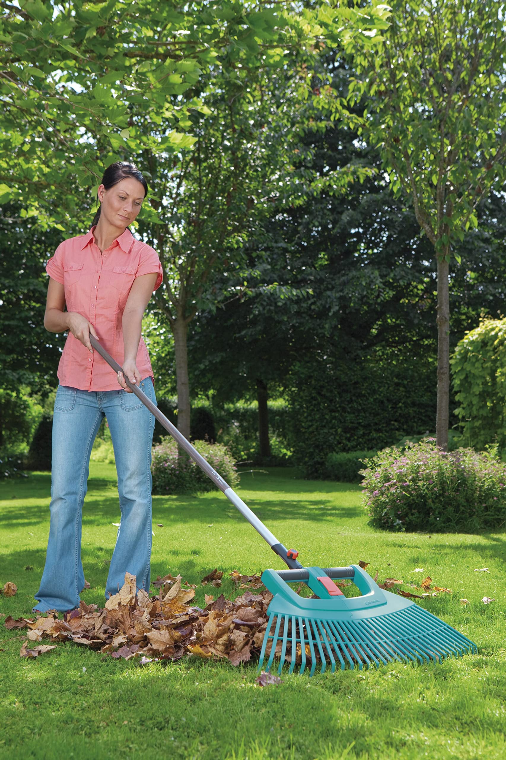 Gardena 17356-60 Combisystem Set per Prato e Pulizia: Composto da Scopa a ventaglio XXL, Scopa Stradale e Manico in Legno, per spazzare Foglie e rifiuti del Giardino e per Pulire i sentieri