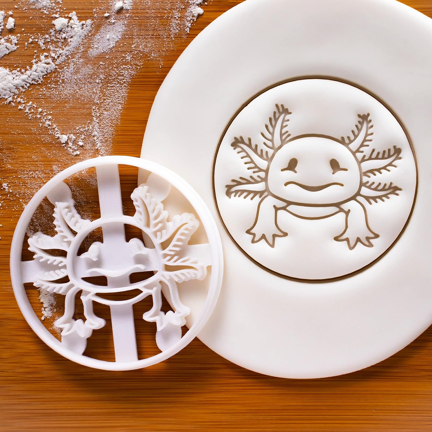 Set of 2 Axolotl cookie cutters (Designs: Cute & Realistic), 2 pieces - Bakerlogy