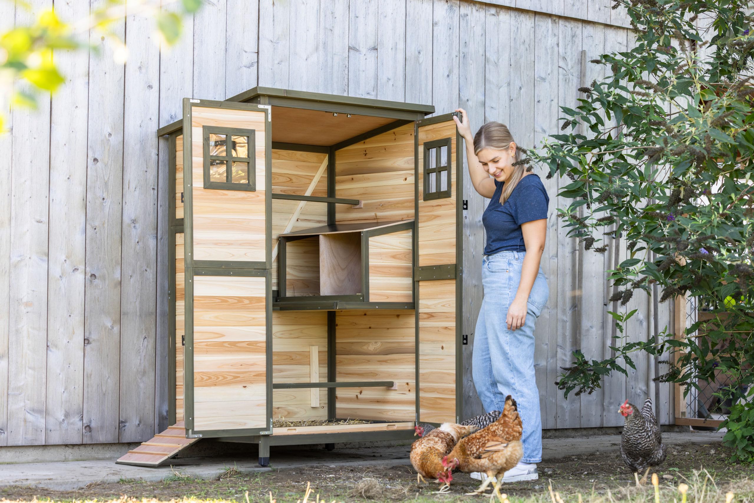 Kerbl Hobbyfarming Hühnerhaus Tower, Hühnerstall, 109x75x167cm, Holz, leicht zugänglich, leichte Reinigung, Zwei Sitzstangen, Zwei Legenester