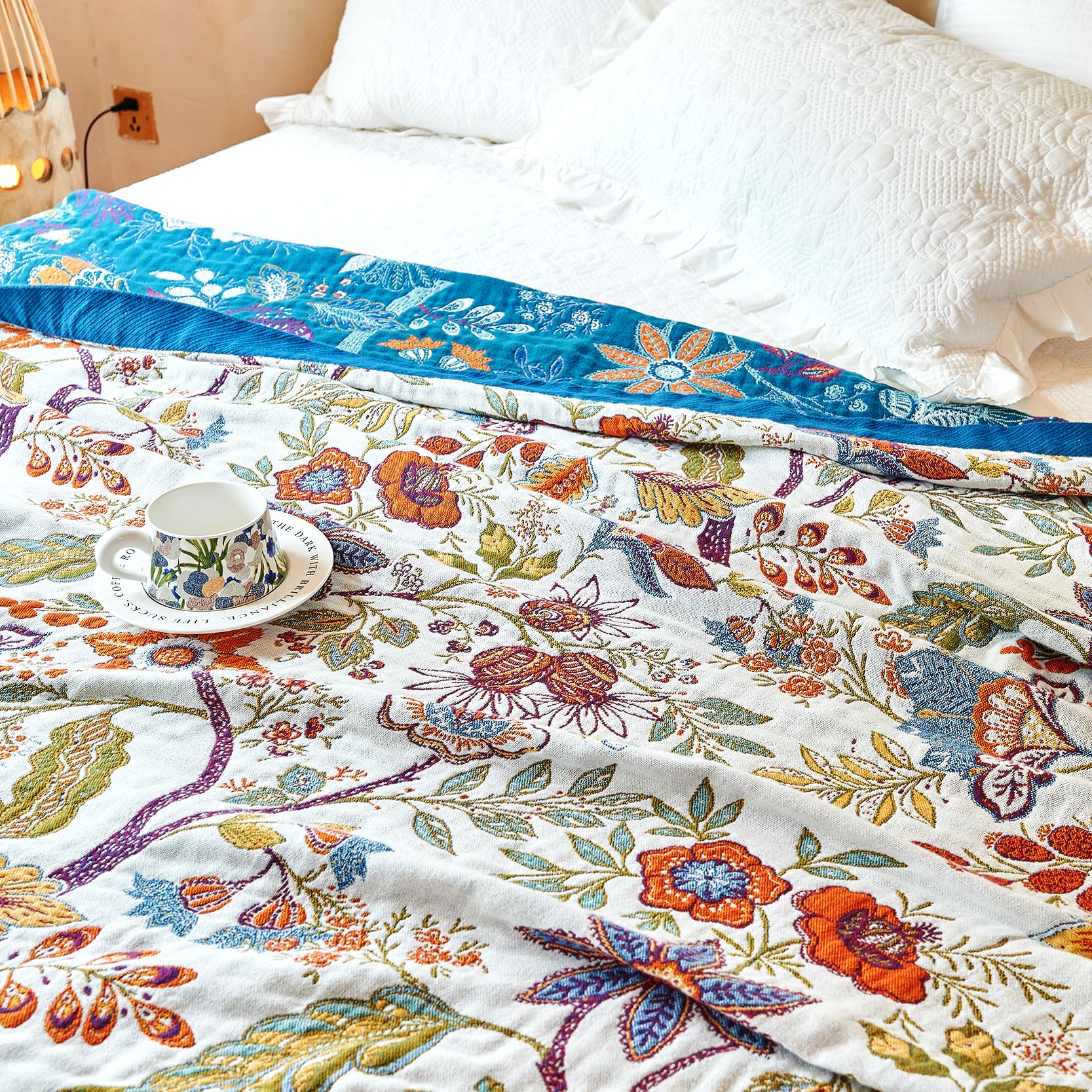 VANJOROY Sofaüberwurf aus 100 % Bio-Baumwolle, 150 x 200 cm, weich, hautfreundlich, doppelseitig, Boho-Blumenmuster, Beige, Überwurf für 2- und 3-Sitzer, Sessel, Couch und Tagesdecke.