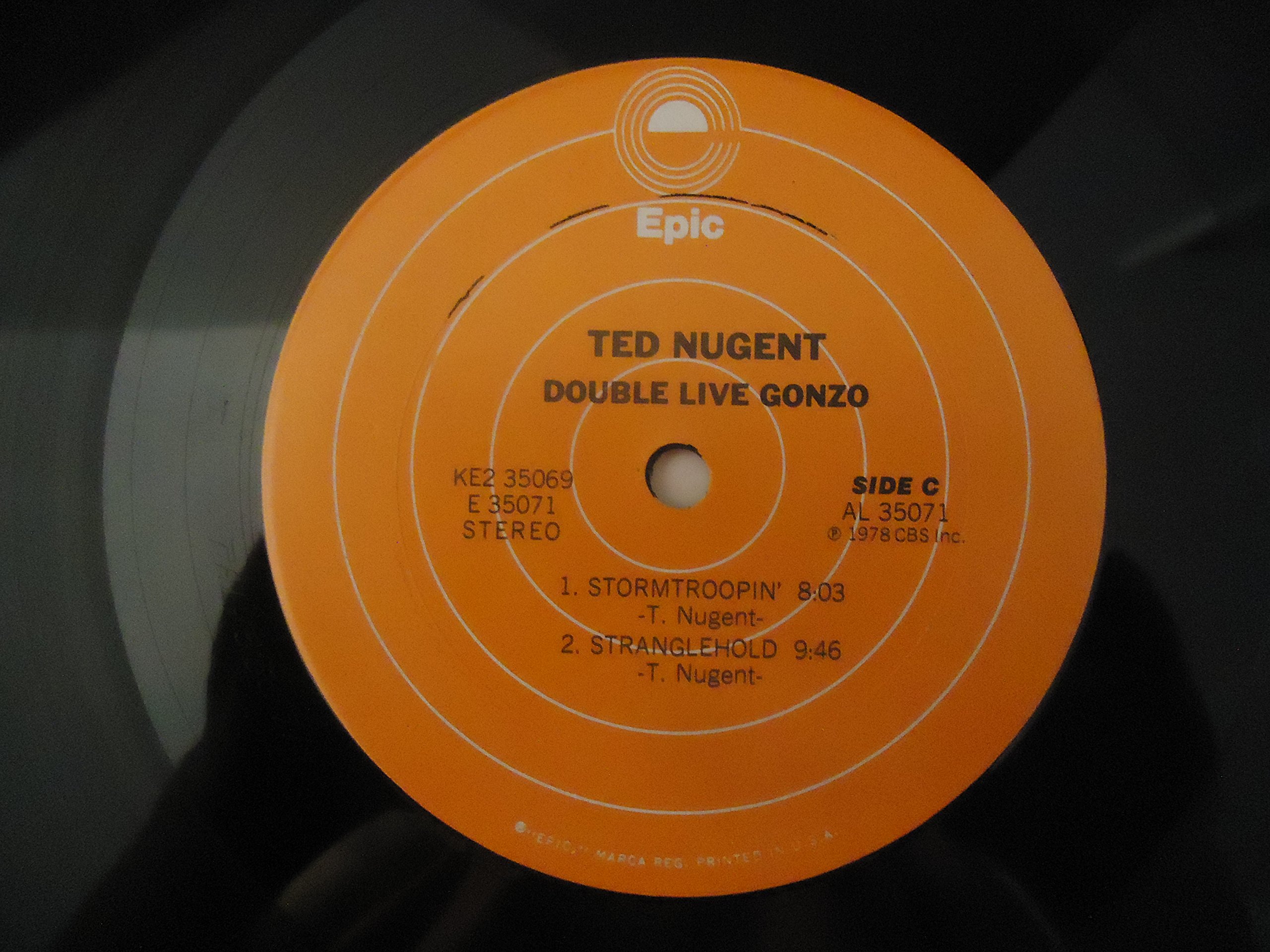 Ted Nugent di Double Live Gonzo. Etichetta: Epic ke2 35069, Epic 35069 formato: 2 – Vinile, LP, Album Country: US Released: 1978 Genre: Rock Style: Hard Rock – VG + +/NM