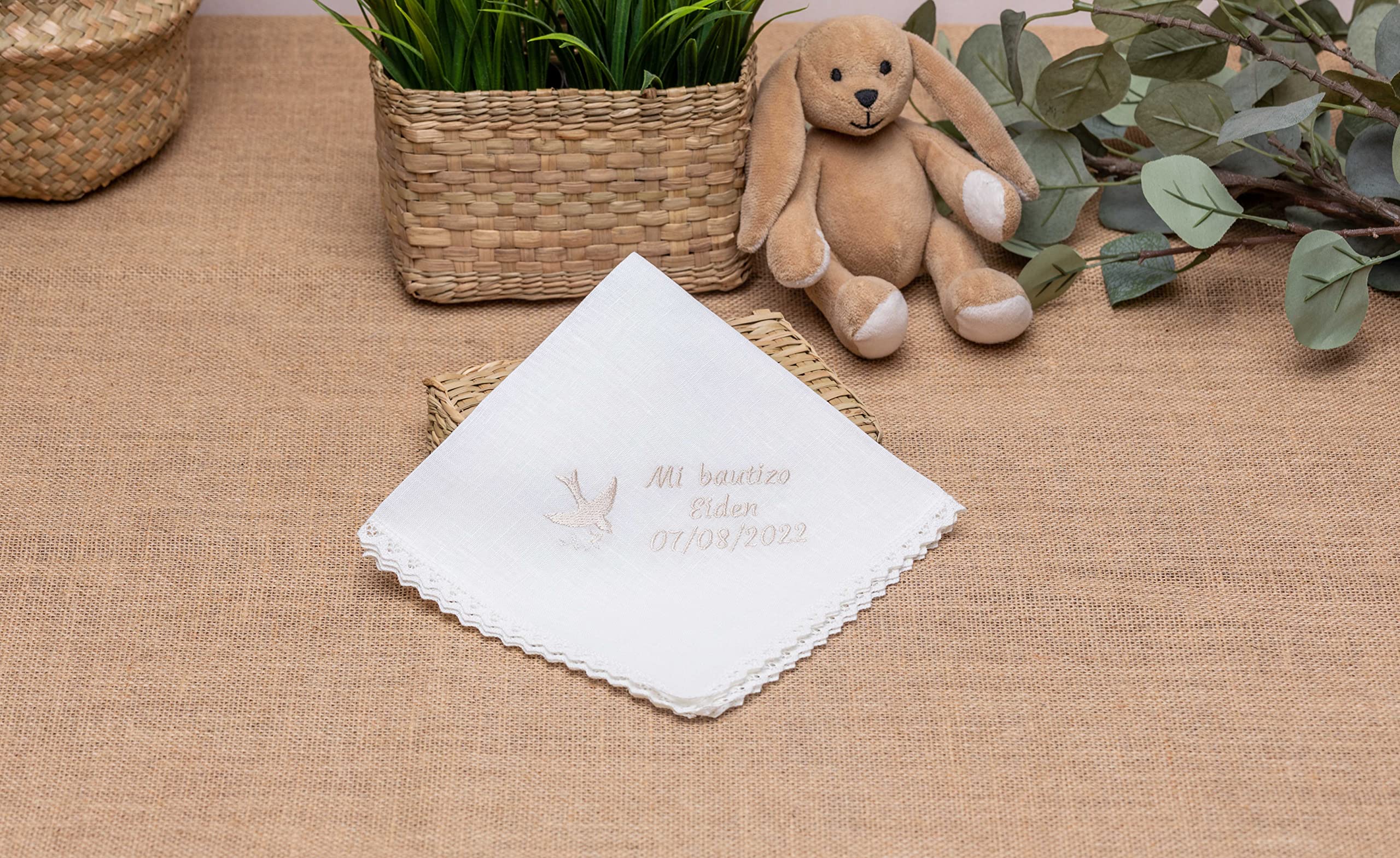 CARREDANA Pañuelo de Bautizo Bordado Personalizado. Personaliza Nombre, Color y Fecha. Toalla Bautizo-Regalo Personalizado (con Paloma Bordada) — view 3
