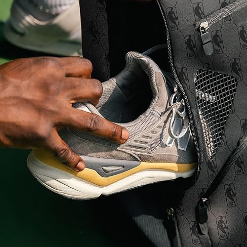 Miniatura 6 de POINT3 - Mochilas de baloncesto de la NBA con tecnología de viaje por carretera, bolsa oficial de la NBA con cordón para baloncesto, fútbol y más