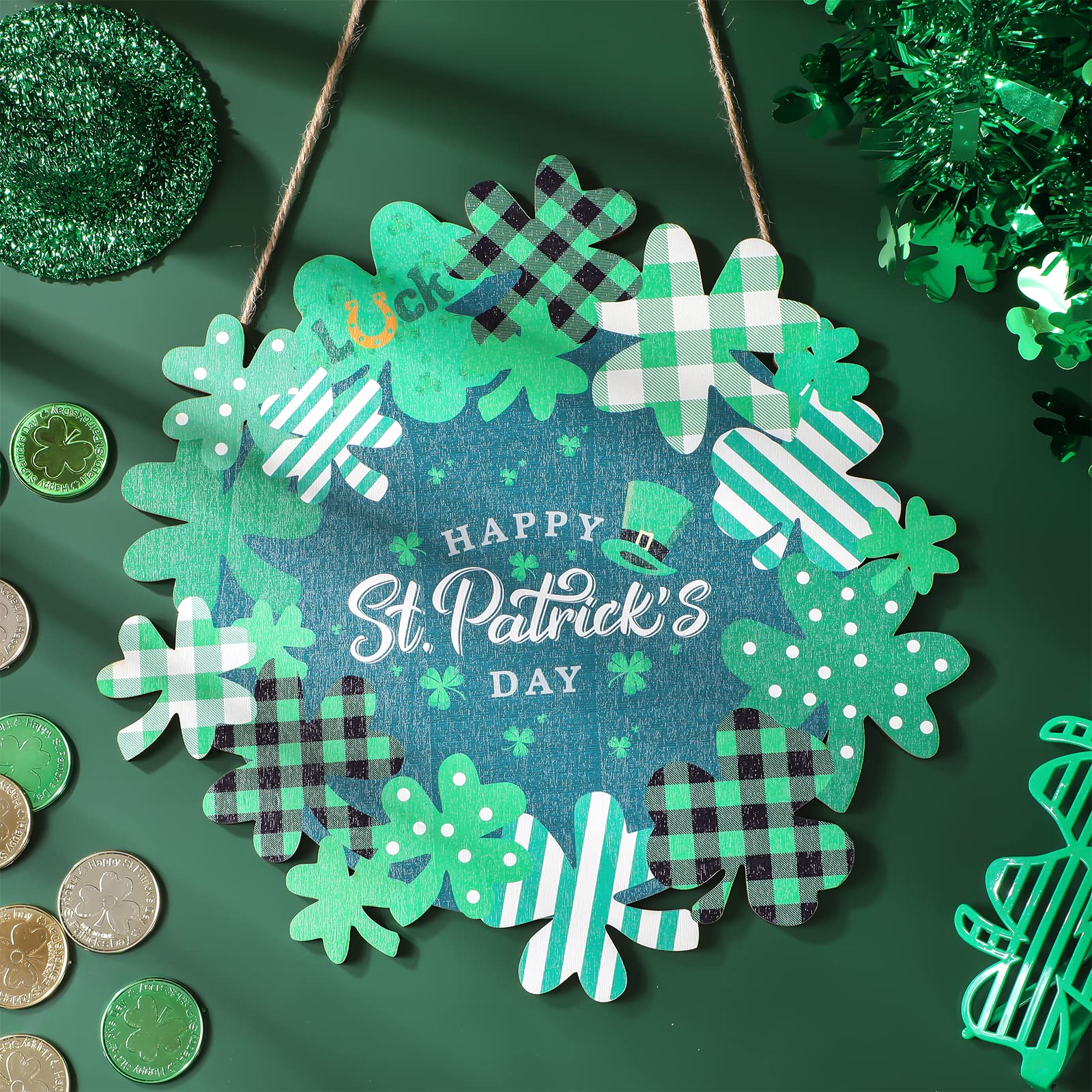 Happy St Patrick's Day Decorations Wreath Shamrock Door Sign Green Wooden Hanging Wreath Ornament Decor Lucky Holiday Hanger Saint Irish Farmhouse Sign for Porch Home Wall Window with Rope
