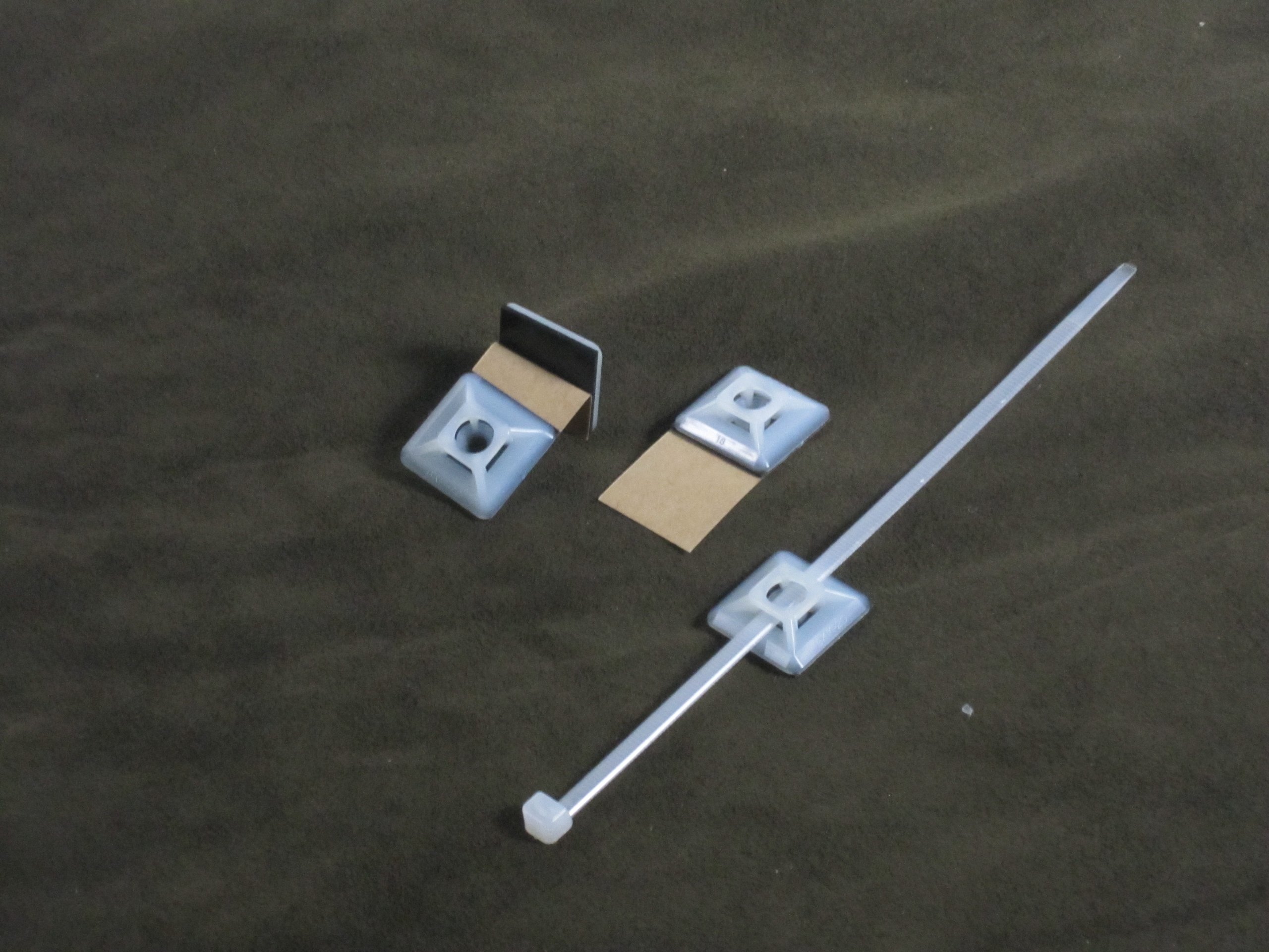 Amazon.co.jp: エスケイ工機 固定具 SKM-20 幅20×奥5.3×高20mm 10個入