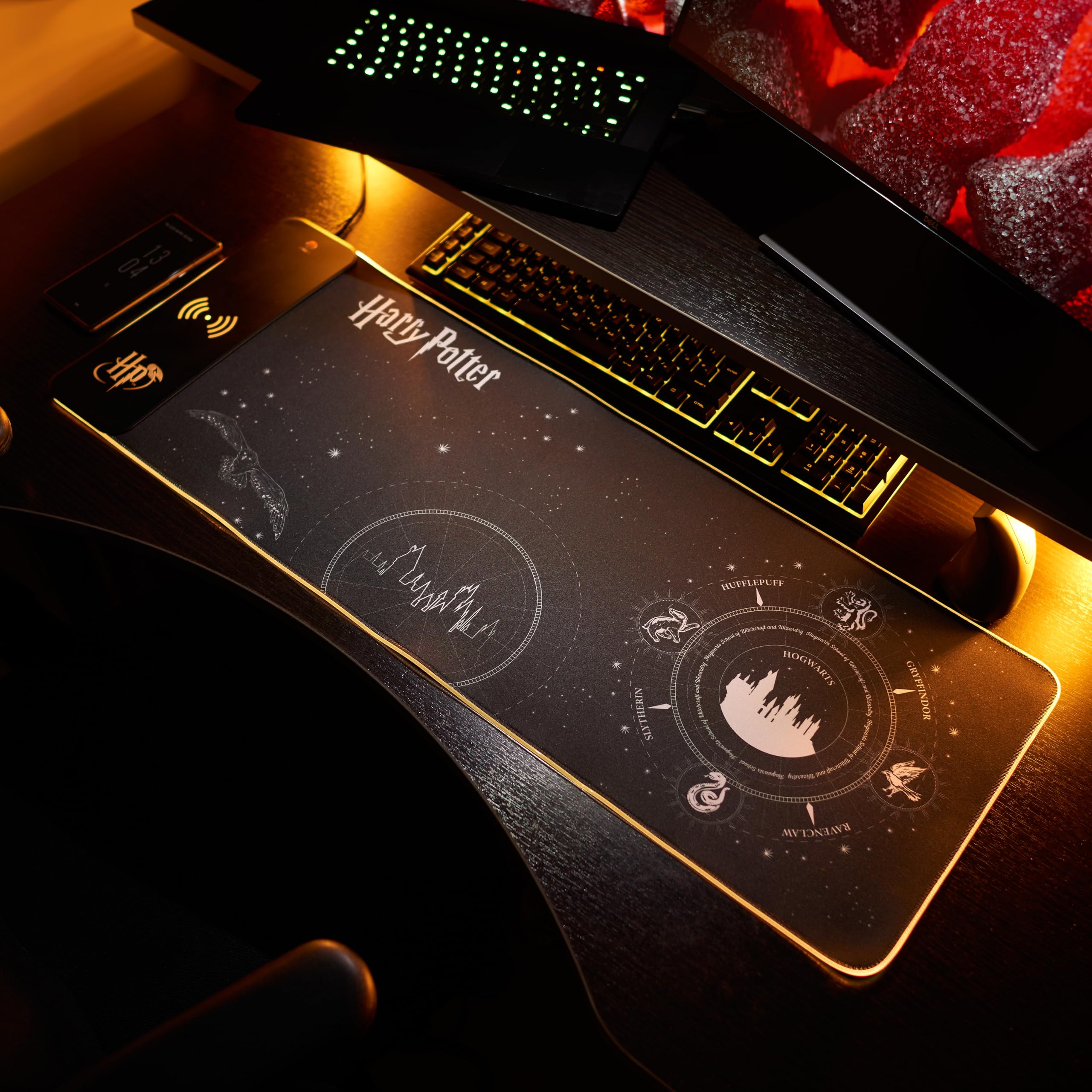 Numskull Power Idolz Tapis de Jeu Harry Potter XL RGB avec Chargeur sans Fil 15W | LED Personnalisables, antidérapant, résistant aux éclaboussures