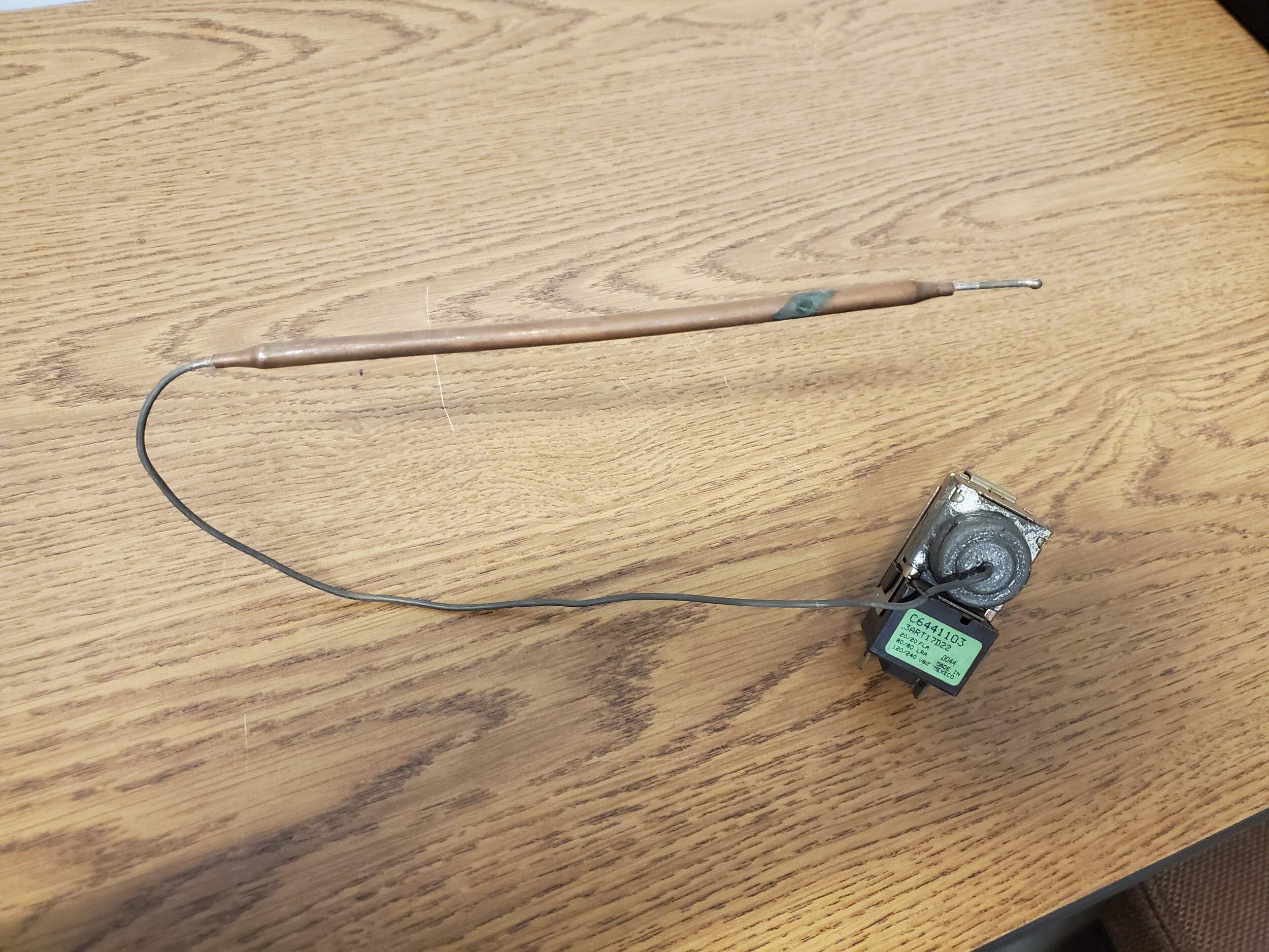 3ART17D22/C6441103 Cold Control Thermostat 120/240 VAC