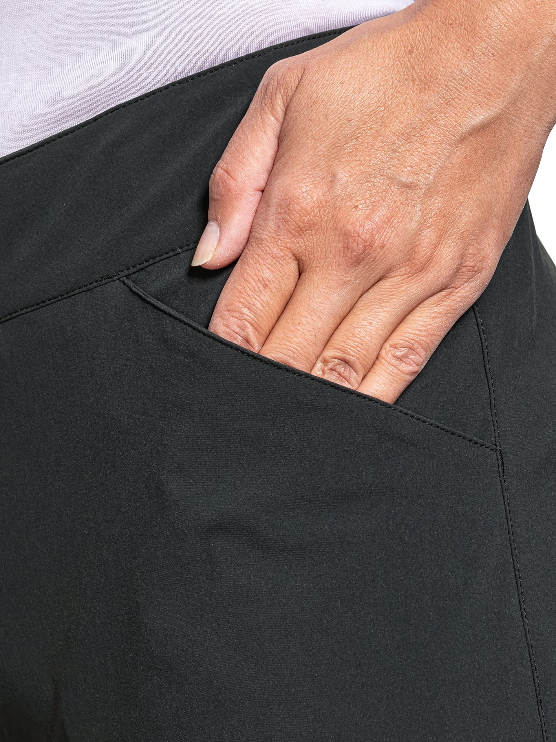 Schöffel Damen Shorts Danube L, Wasserabweisende Radhose, schnell trocknende Fahrradhose mit Bundverstellung