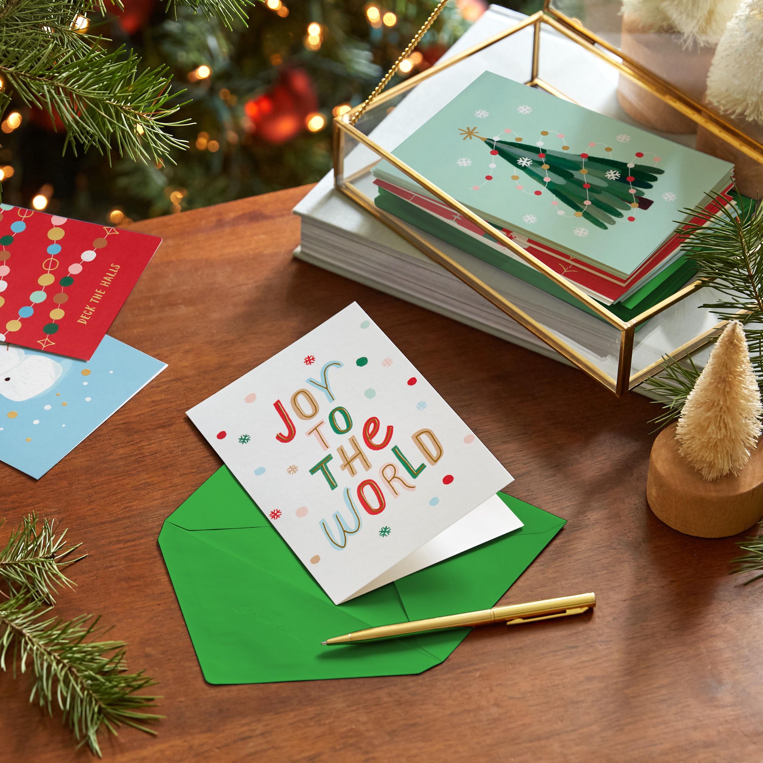 Hallmark Assortiment de cartes de Noël en vrac, icônes ludiques (72 cartes et 72 enveloppes) Joy to the World, Deck the Halls, bonhomme de neige, cacao, pommes de pin, arbre
