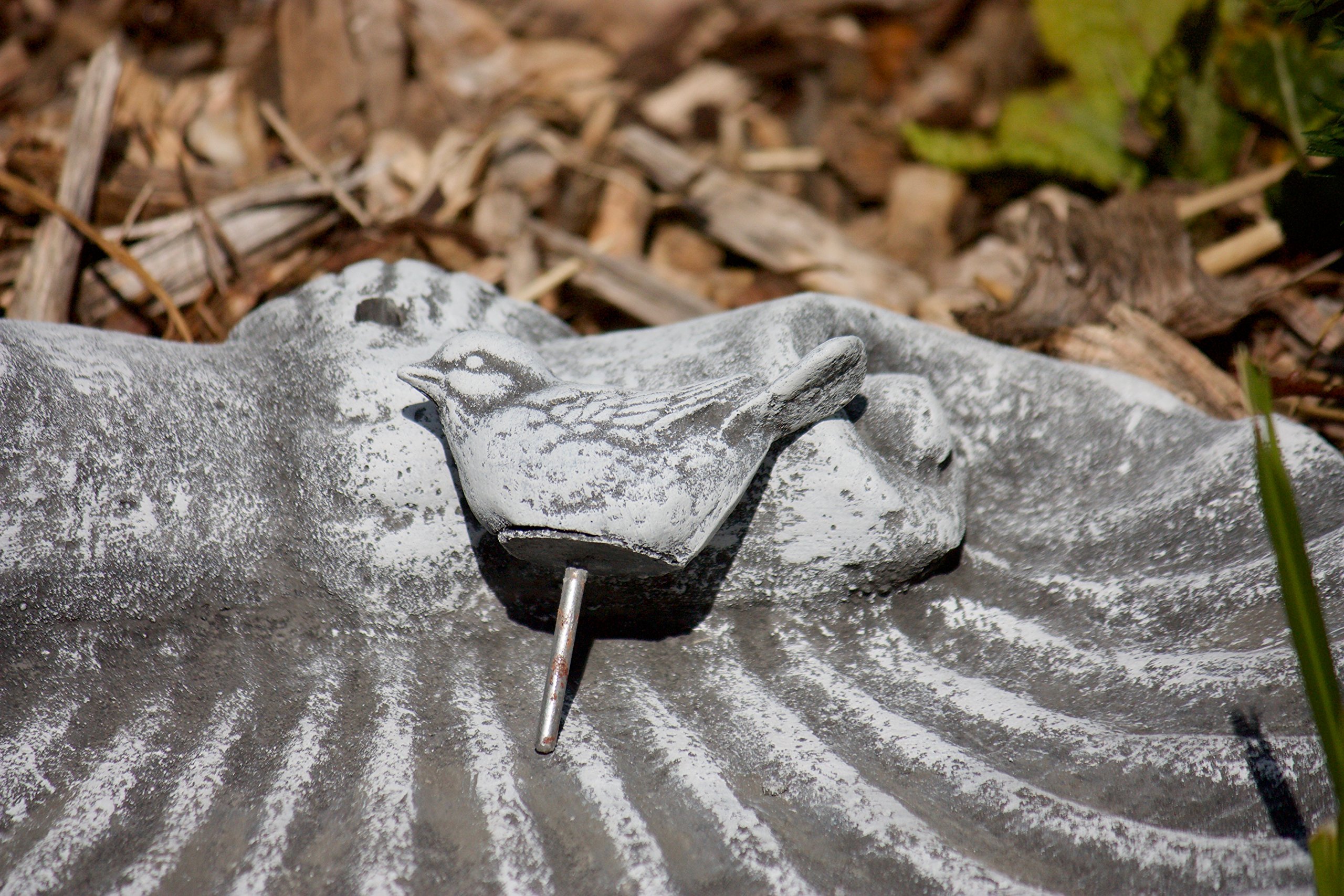 stoneandstyle Abbeveratoio per uccelli in pietra con uccello (inseribile), decorazione da giardino, pietra massiccia, resistente al gelo e alle intemperie fino a -30 °C