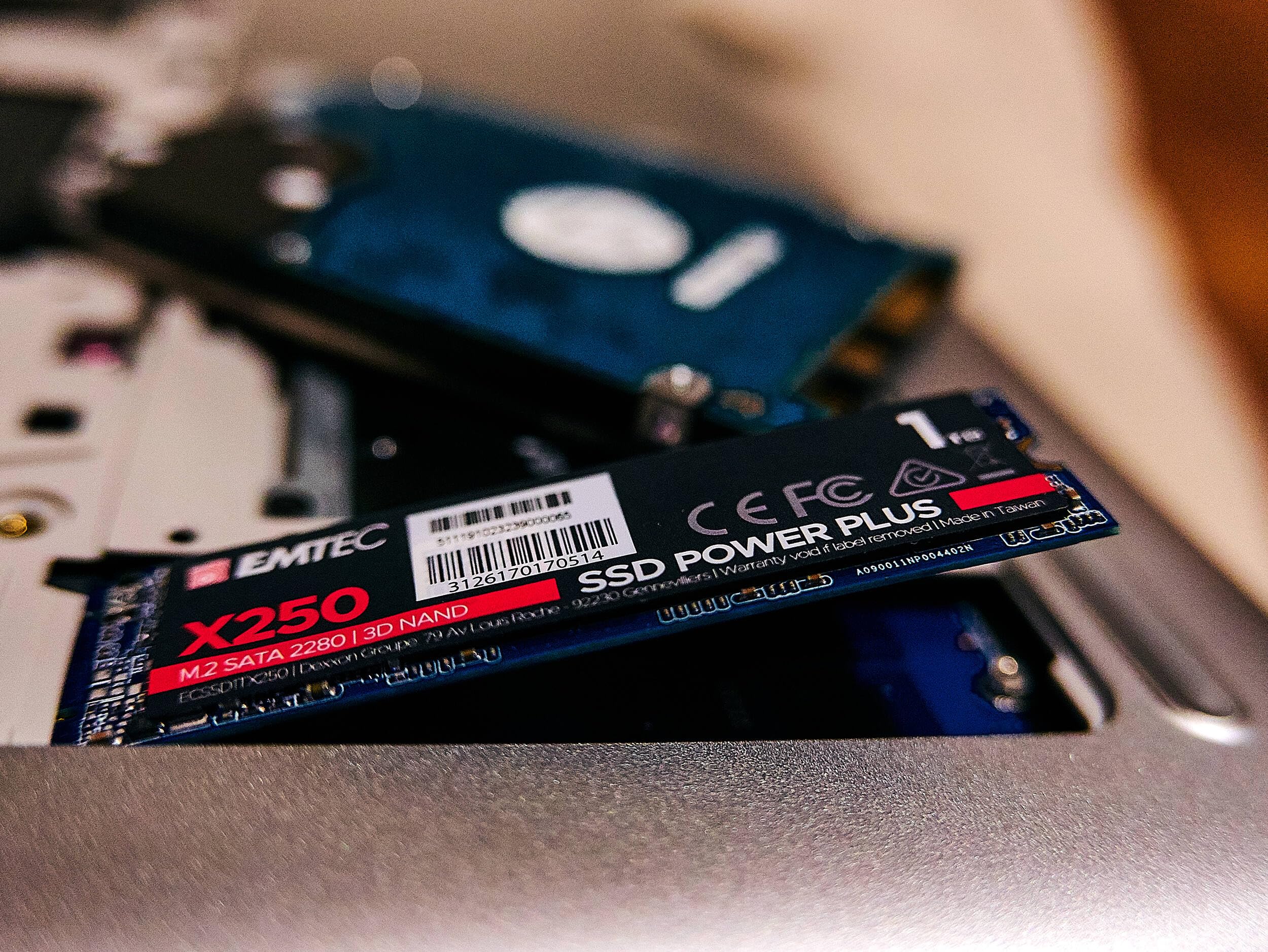 EMTEC - Disque Dur SSD Interne M.2 2280 SATA - Collection X250 Power Plus - 3D NAND - 512Go - 10x Plus Rapide qu’un Disque Dur Classique - Ultra-Performant