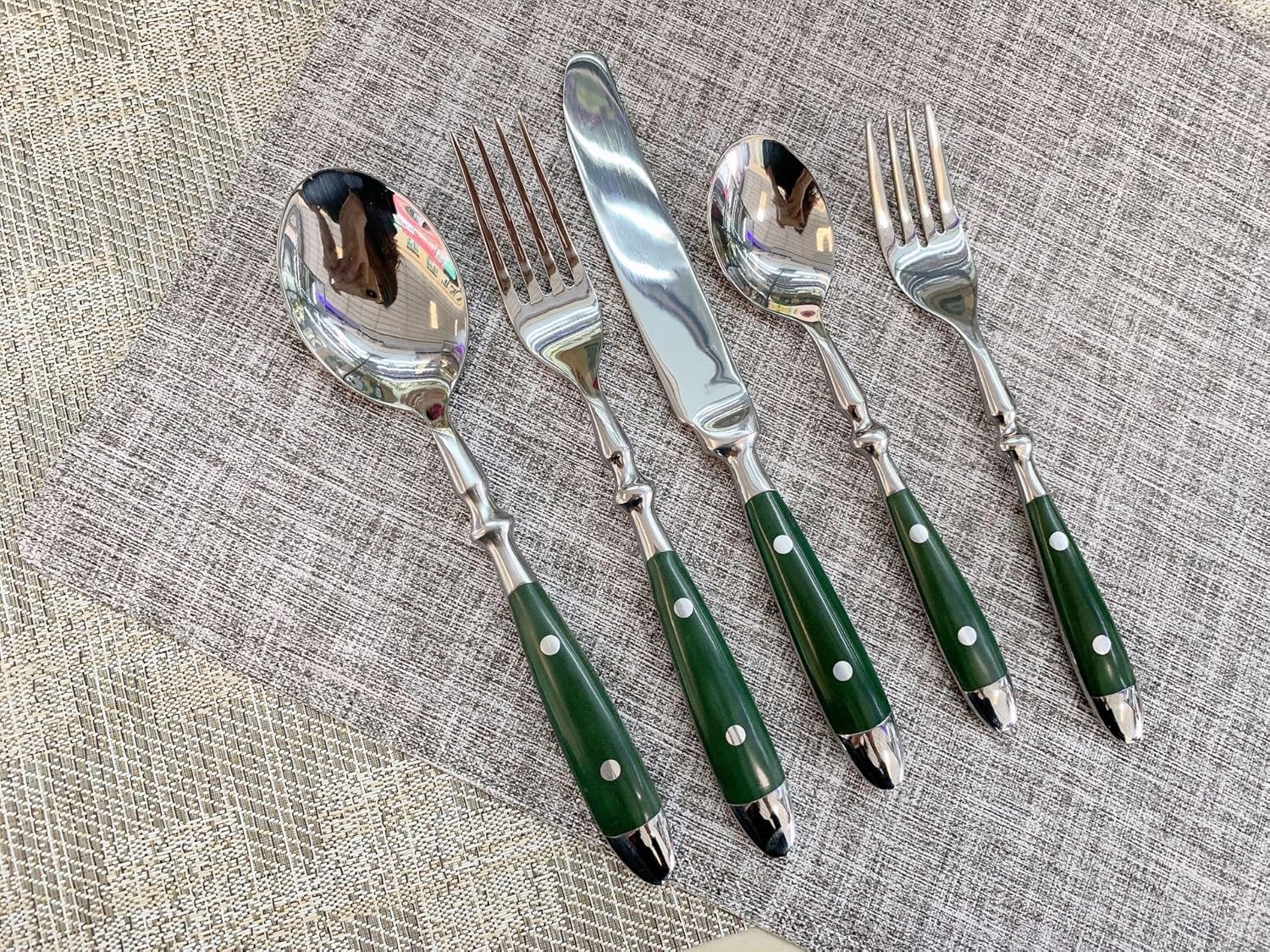 Green Flatware Set Silverware Set for 4 Cutlery Set Durable 18/10 Stainless Steel Flatware Sets Utensil Sets Flatware Wedding Mirror Effect Classical Retro Steak Tableware Forks Spoons And Knives Set