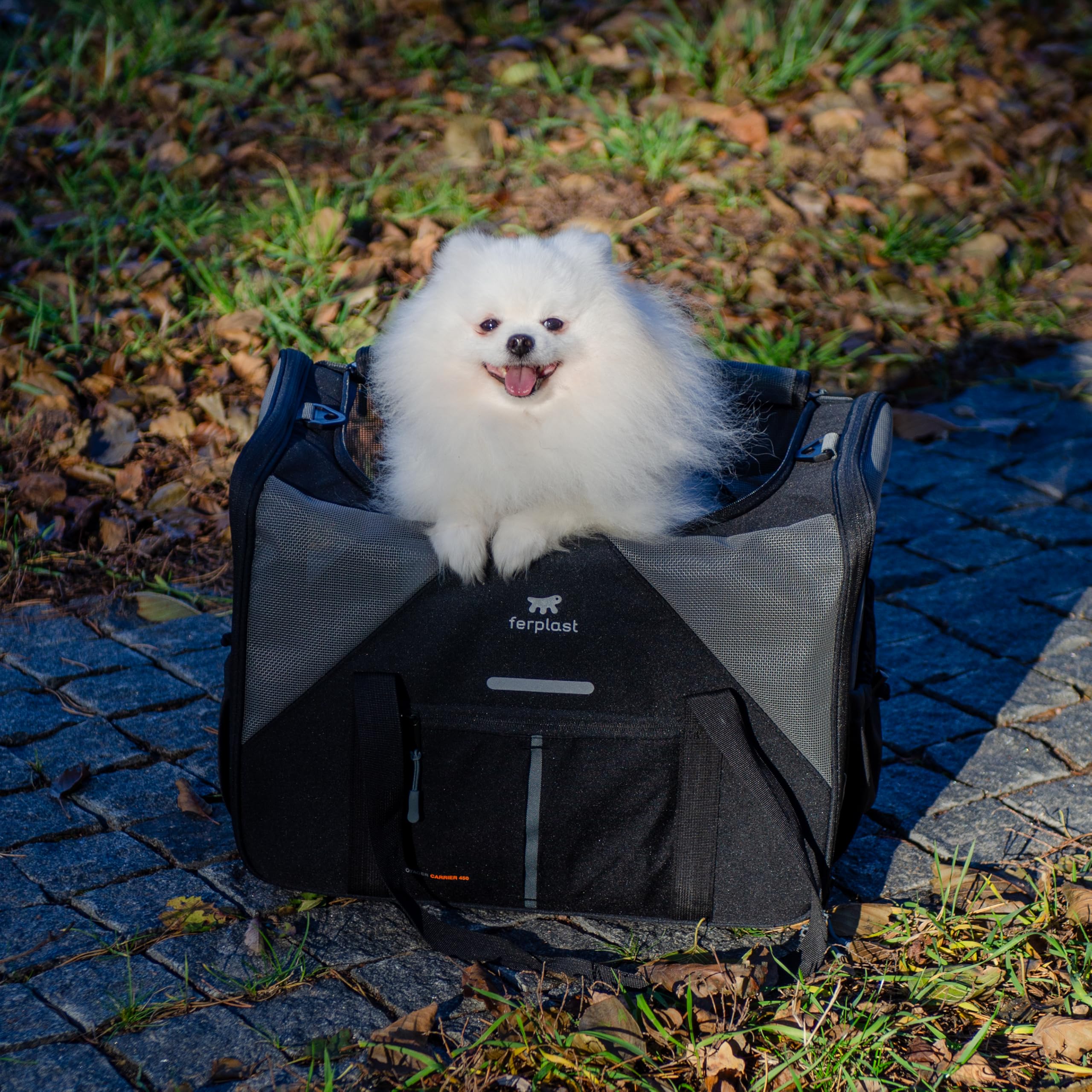 Ferplast Transportín Gato Voyager Carrier, Transportín Perro, Mochila para Gatos, Asas y Bandolera Regulables, Correa de Seguridad, Doble Apertura Lateral, con Cojín, Máx. 15 kg, 45x30x h33 cm, Gris