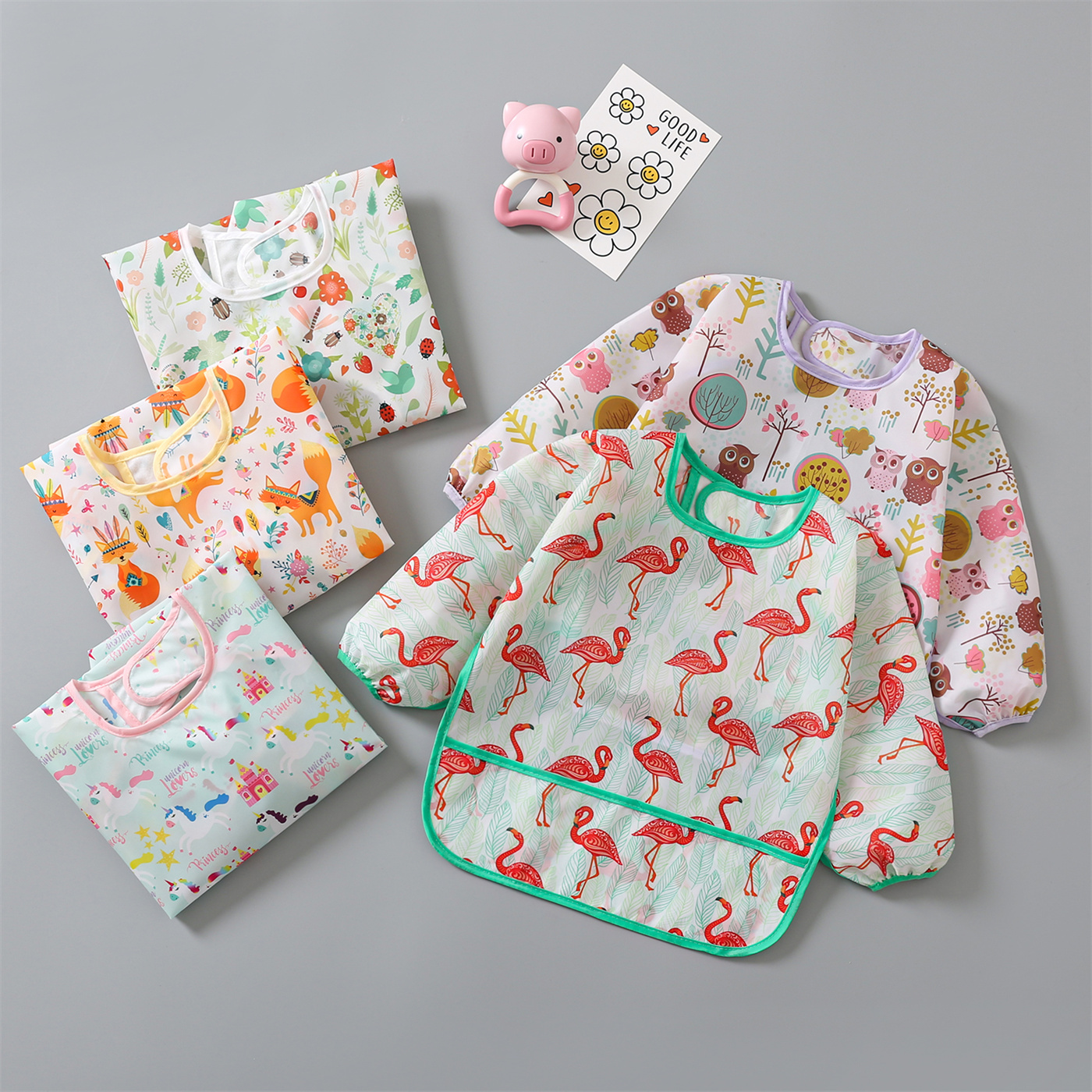 5 Bavaglini A Maniche Lunghe SHOPWELLY Impermeabili Per Bambini, Per Dipingere, Giocare E Mangiare, Altezza 80-100 Cm, Motivi Cartonati