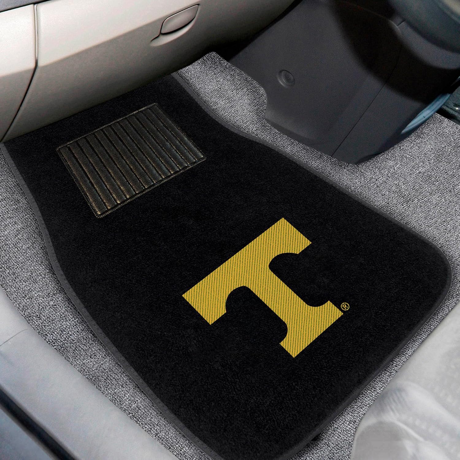 FANMATS NCAA Unisex-Adult 2-Piece Embroidered Team Logo Car Mat Set