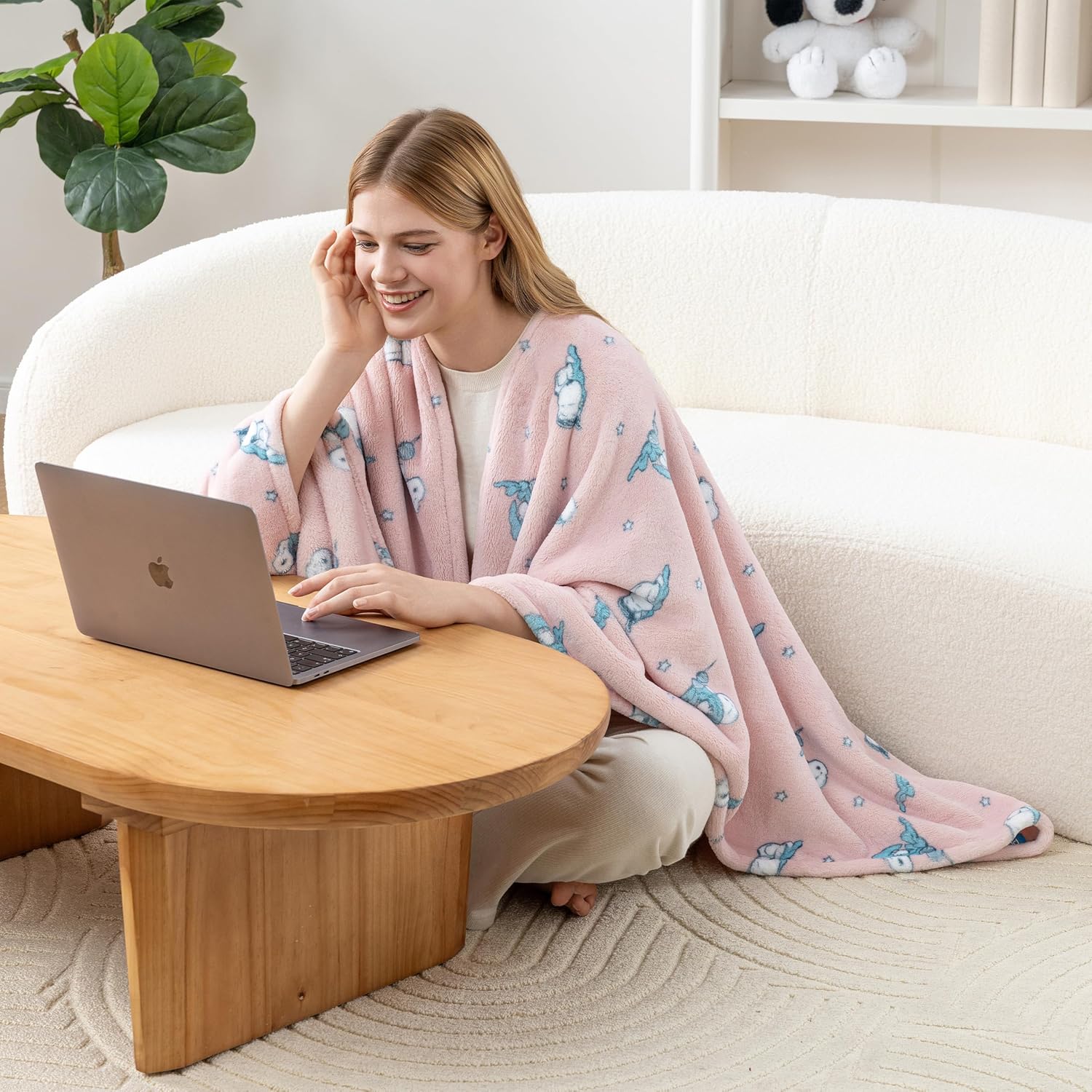 Berkshire Peanuts® Wearable Throw – Snoopy Print PrimaLush™ Plush Shawl Blanket, 58" x 64" - Image 4
