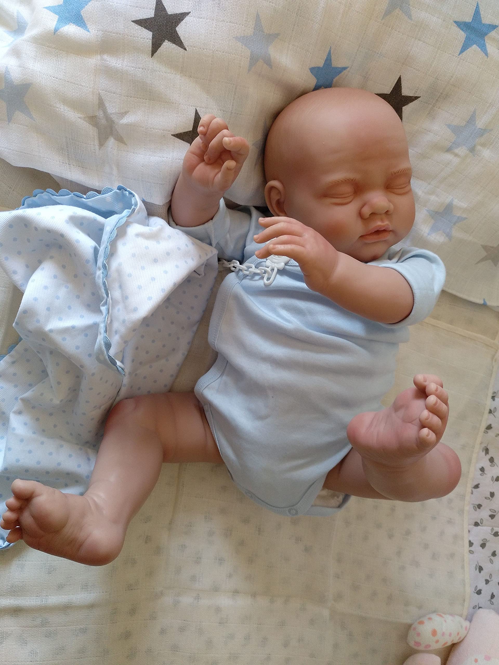 Bebè Reborn Dormito Juan,vinile in silicone con rossetti dipinti a mano, molte pieghe, grande regalo,si sente come un bambino reale, realizzati in Spagna,52 cm e 2,3 kg, cadenza della testa e membri.
