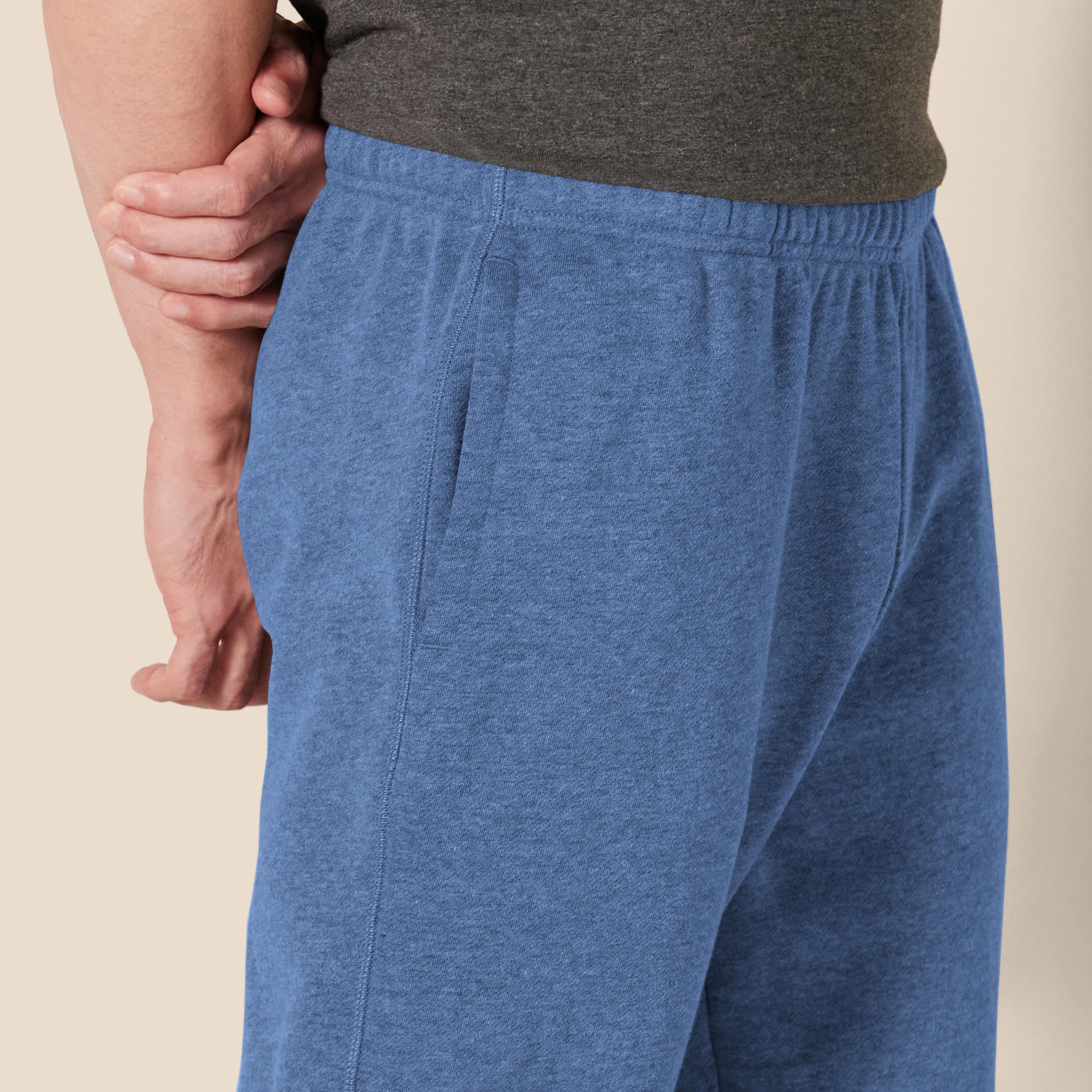 Amazon Essentials Pantaloni Sportivi da Jogging Taglio Rilassato, in Pile, vestibilità Comoda Uomo