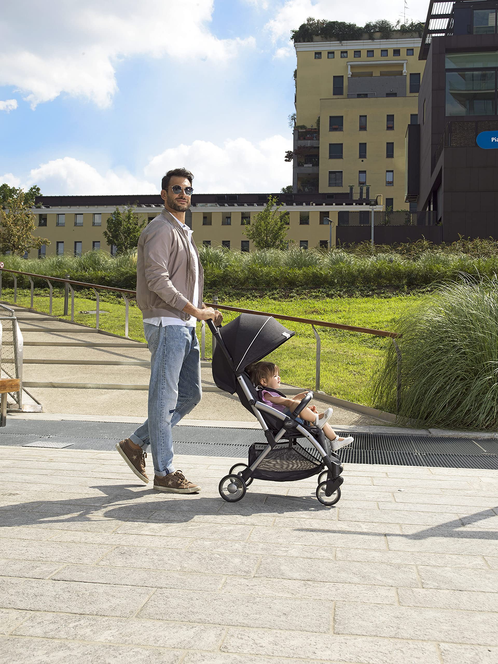 Chicco Goody Plus, Passeggino 0 Mesi-4 Anni, con Chiusura Automatica e Compatta, Capotte Estensibile con Trattamenti UV50+ Antipioggia, Schienale Reclinabile e Regolabile in 3 Posizioni, Poggiagambe